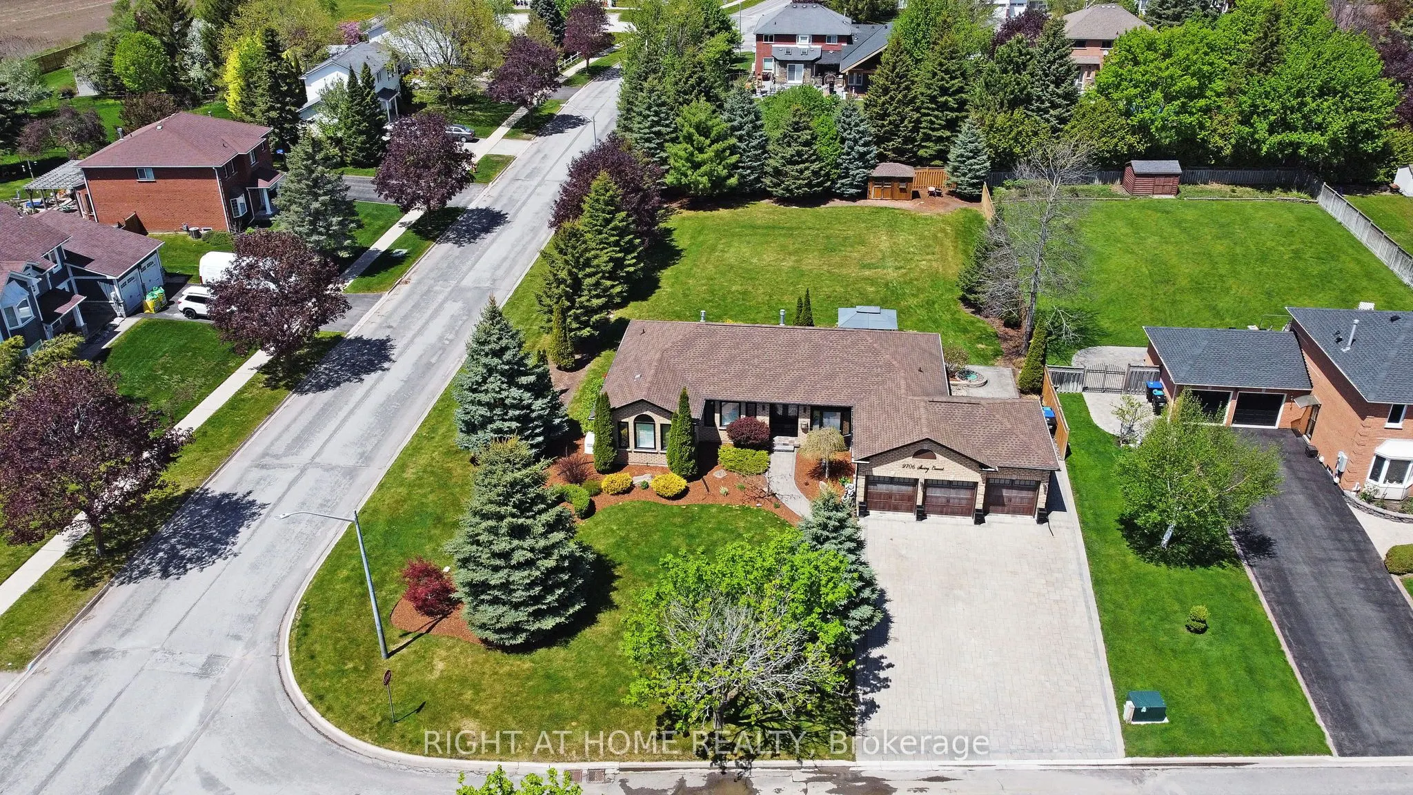 2706 Shering Crescent