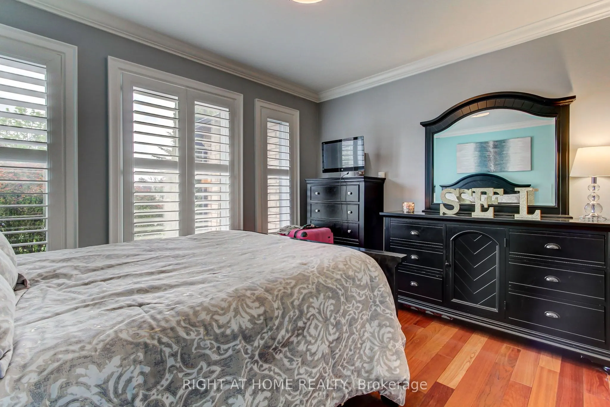 2706 Shering Crescent