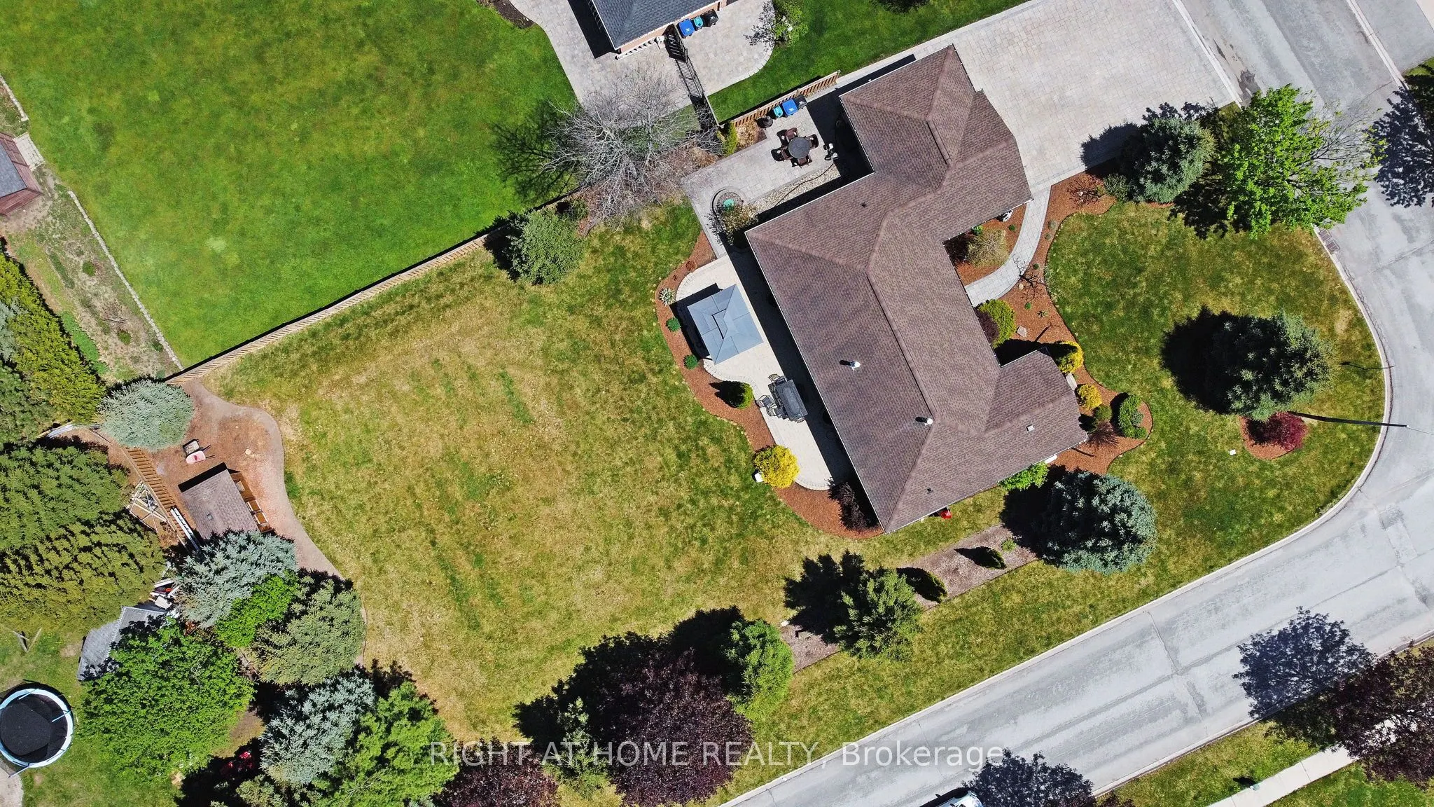 2706 Shering Crescent