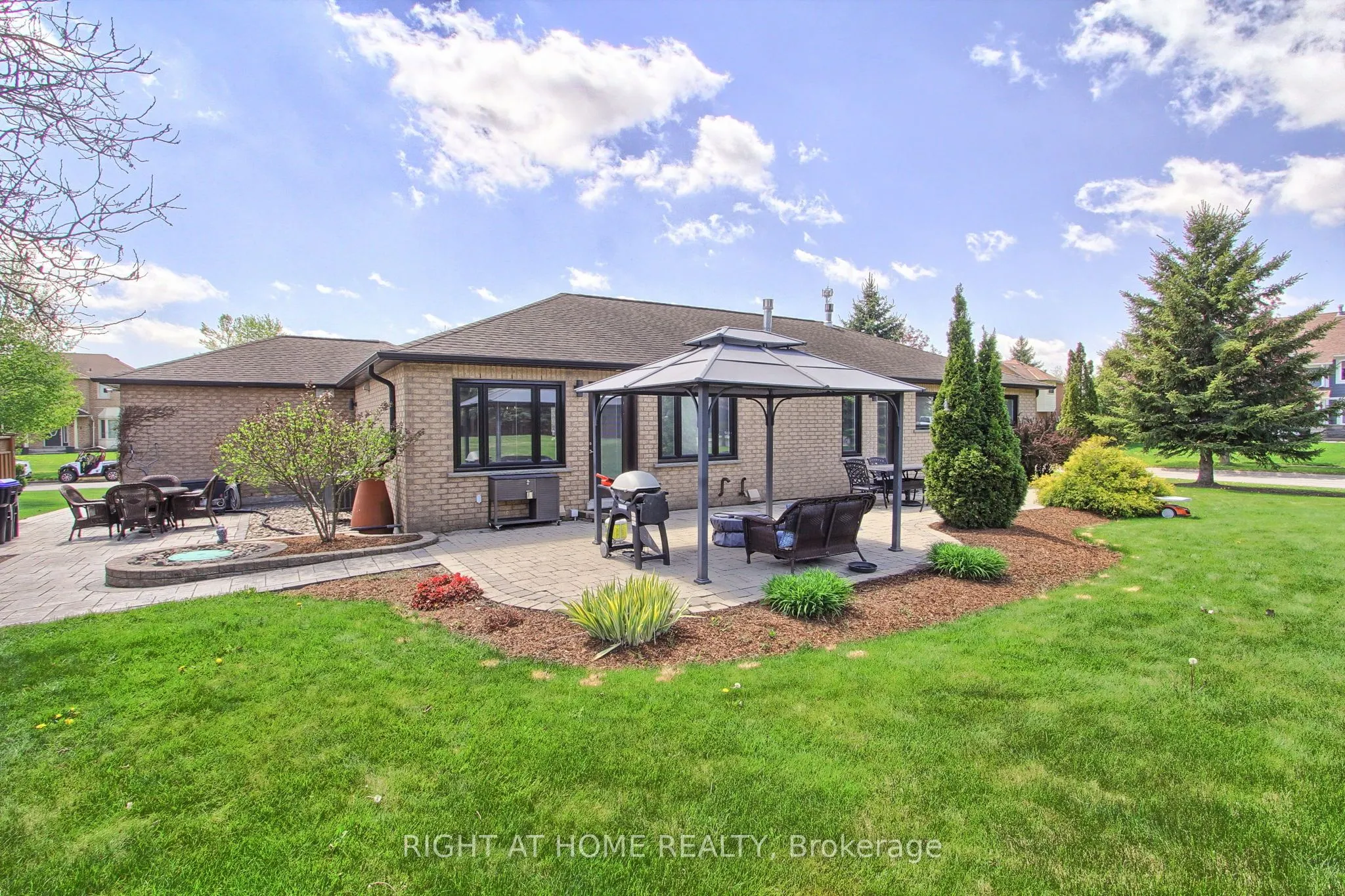 2706 Shering Crescent