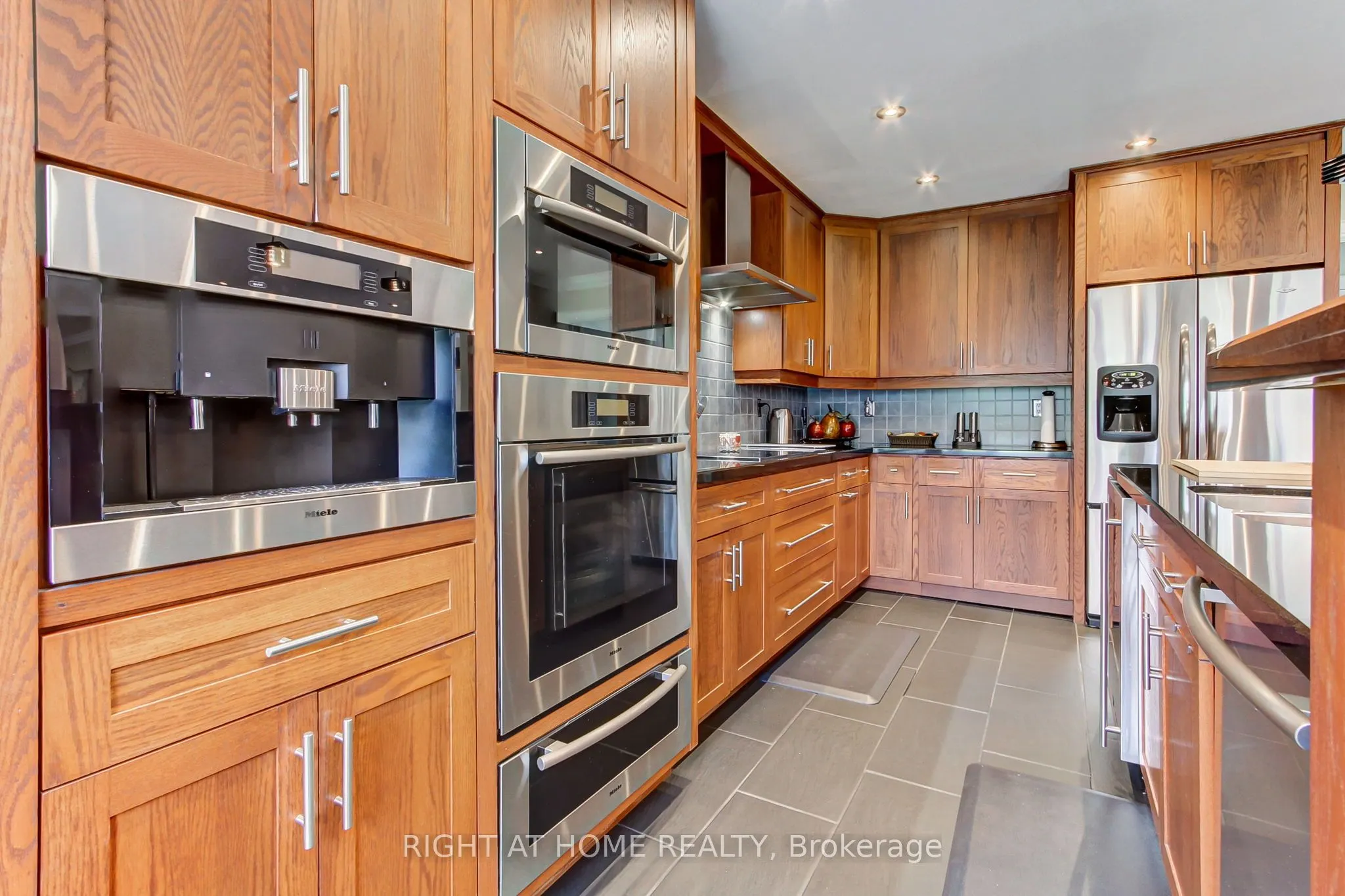 2706 Shering Crescent