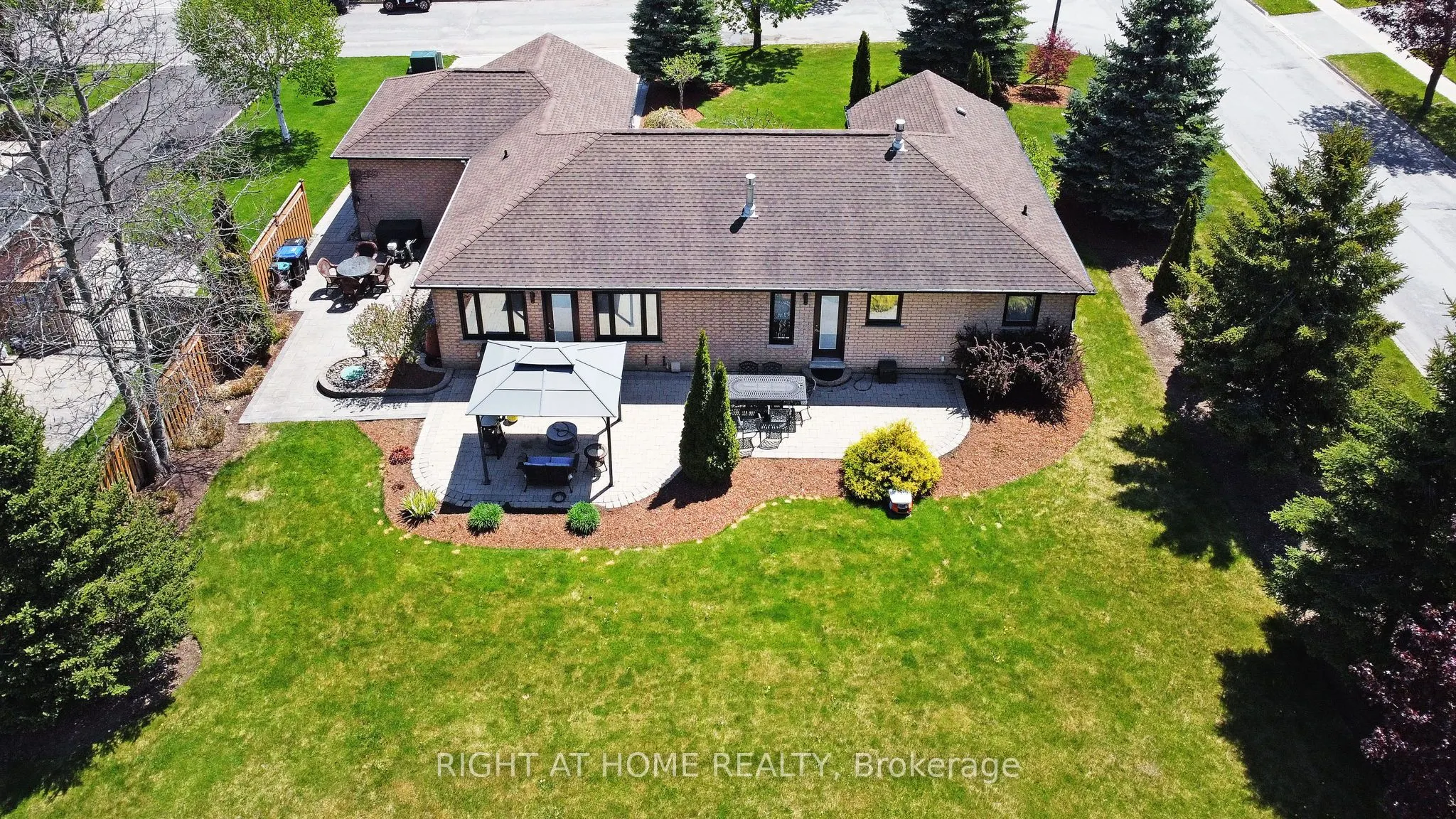 2706 Shering Crescent