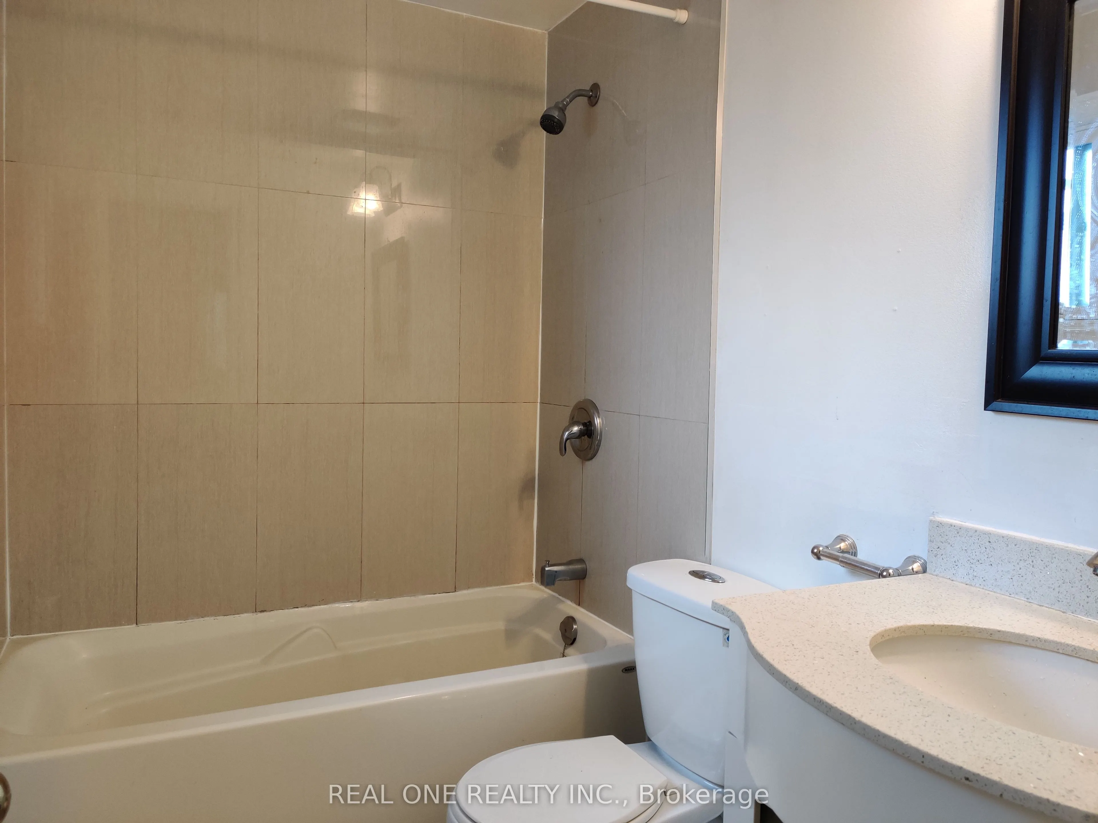 93 Southdale Drive, #Upper