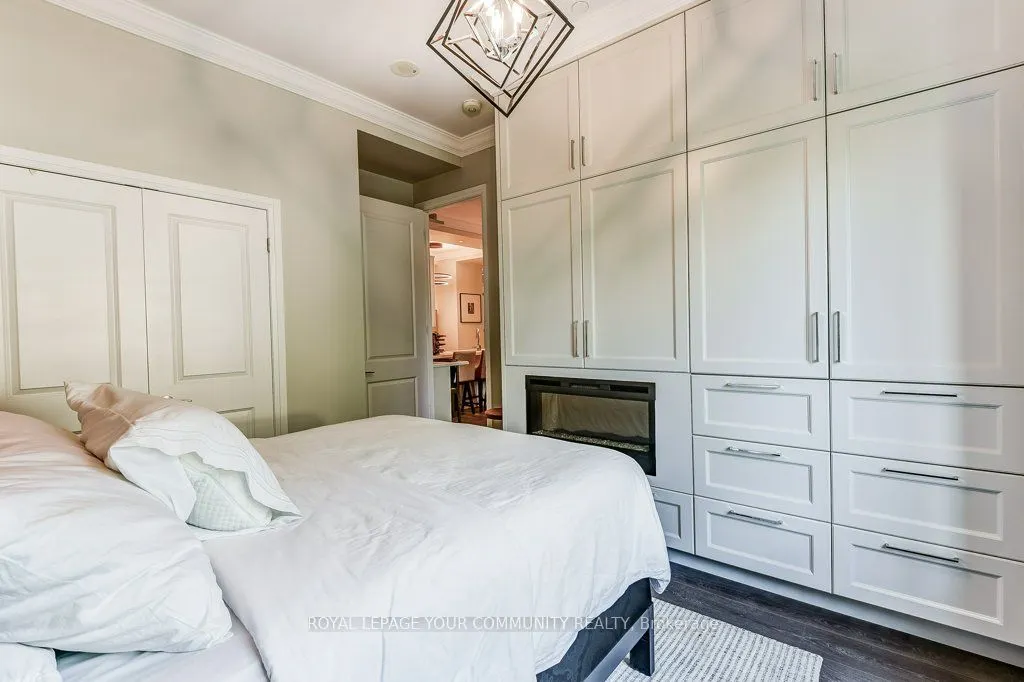 25 Baker Hill Boulevard, #105