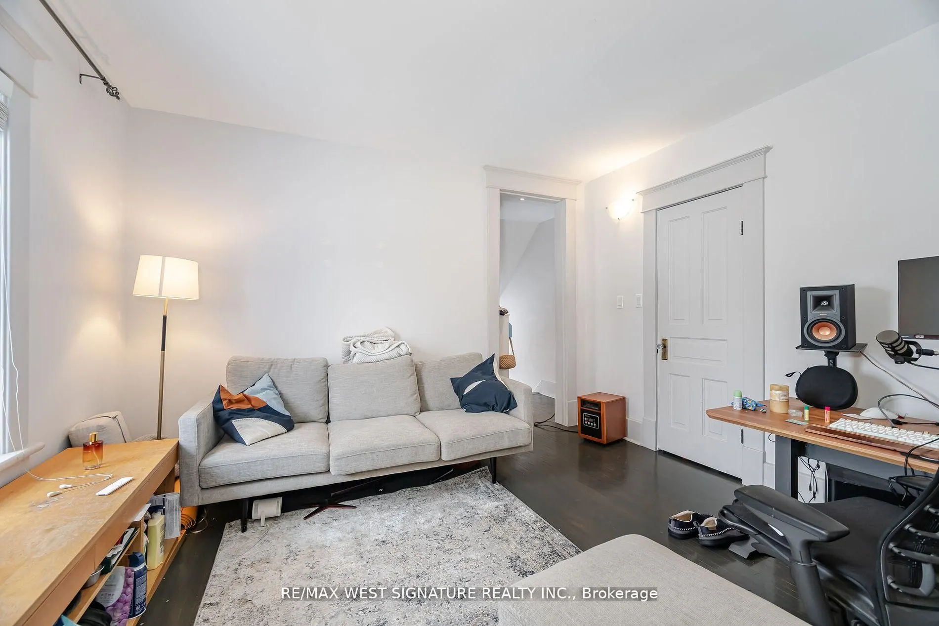 195 Victoria Street W