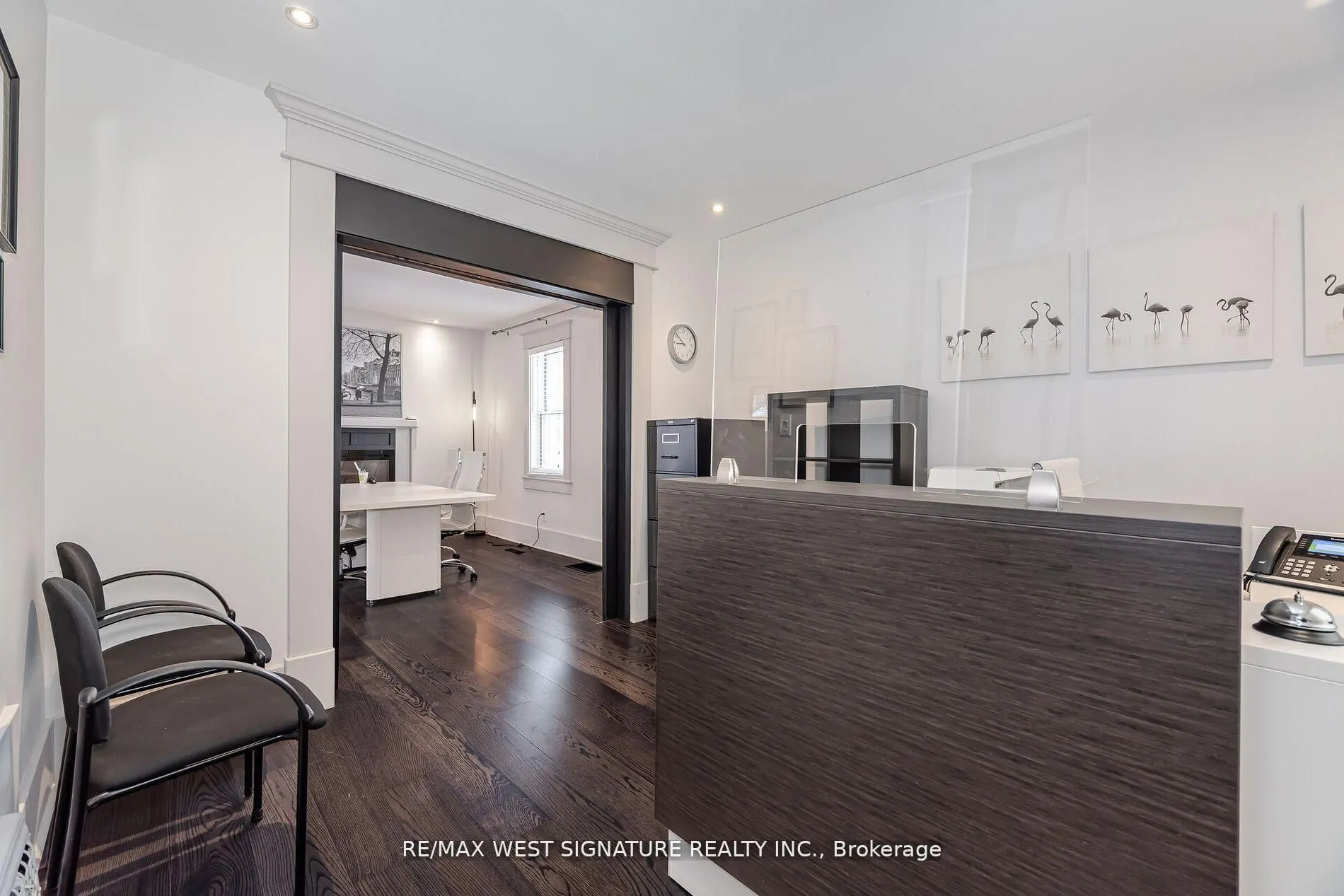 195 Victoria Street W