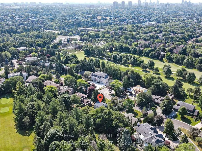 12 Fairway Heights Crescent