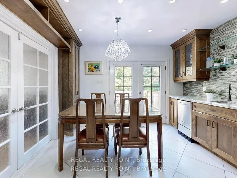 12 Fairway Heights Crescent