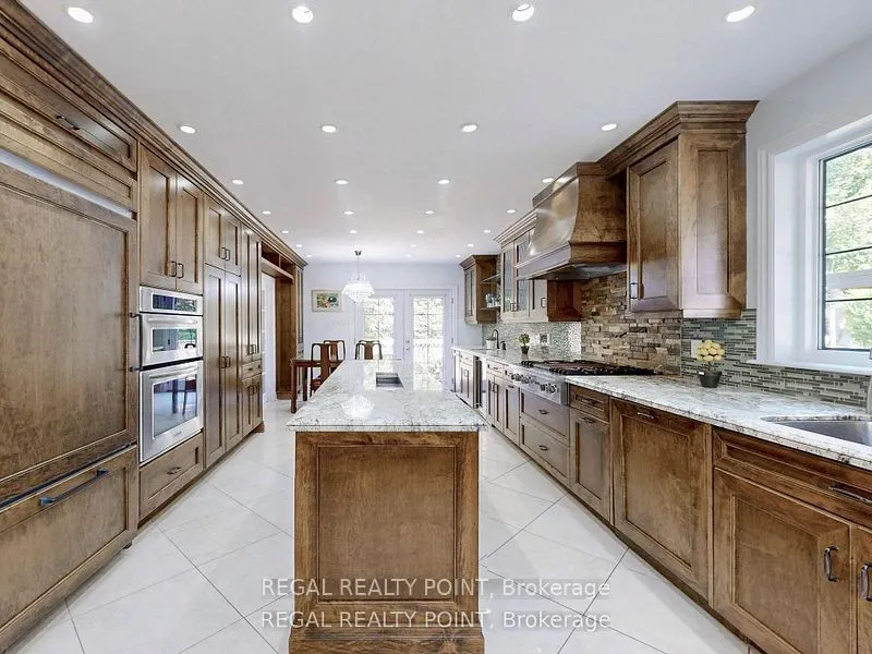 12 Fairway Heights Crescent