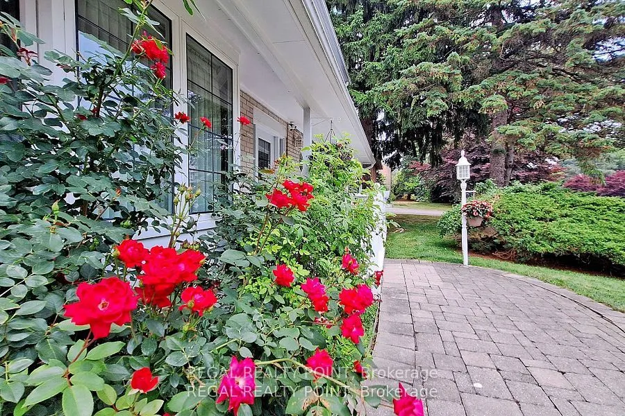12 Fairway Heights Crescent