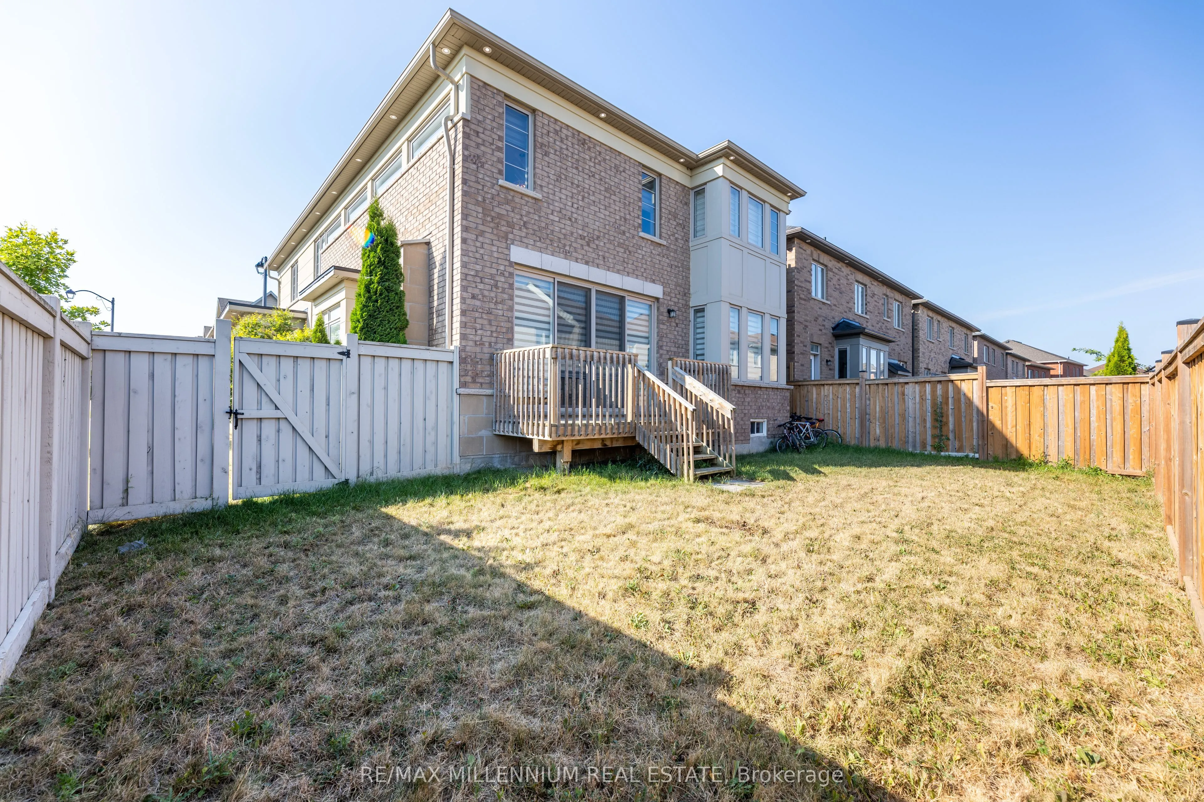 40 Frederick Pearson Street