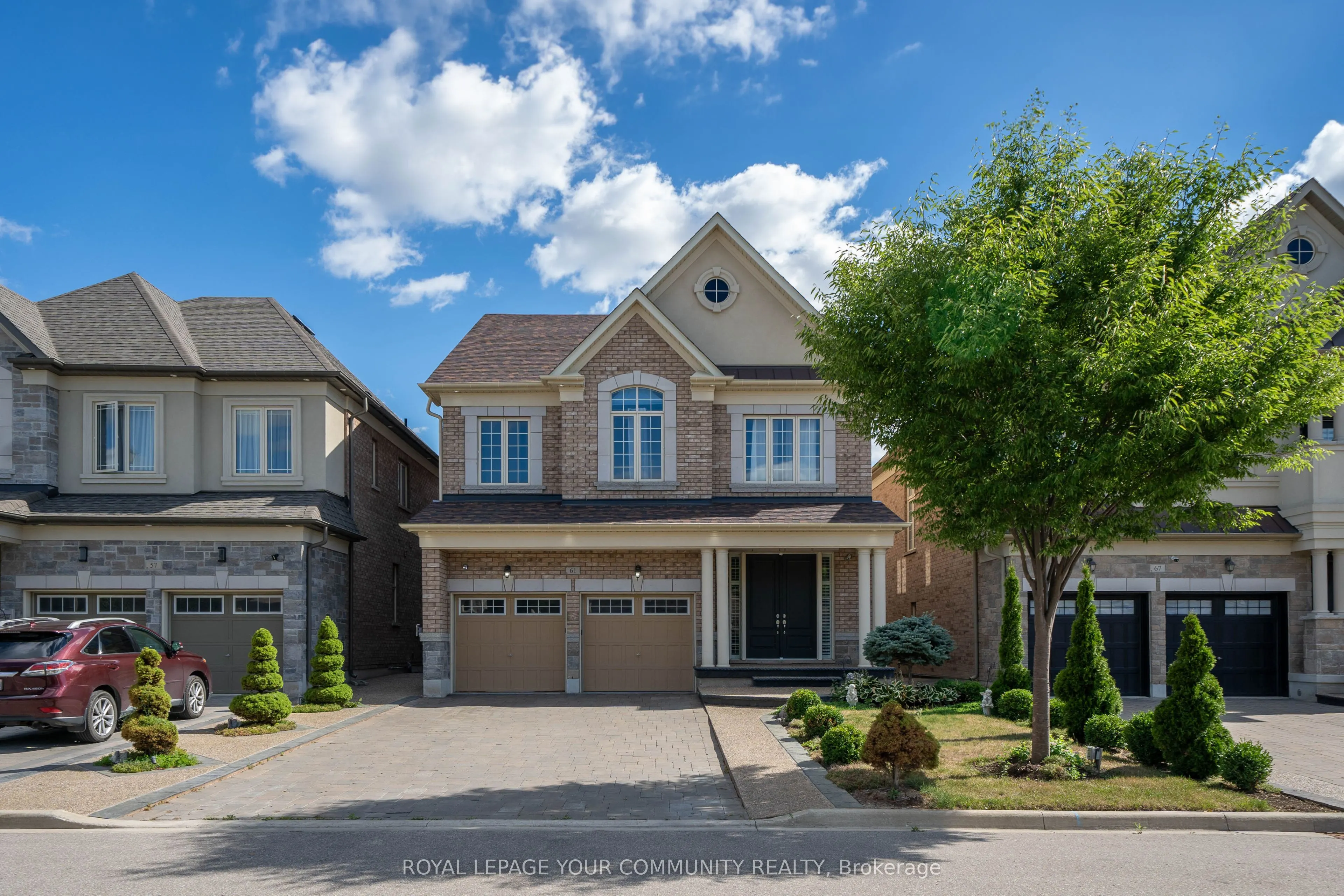 61 Ross Vennare Crescent