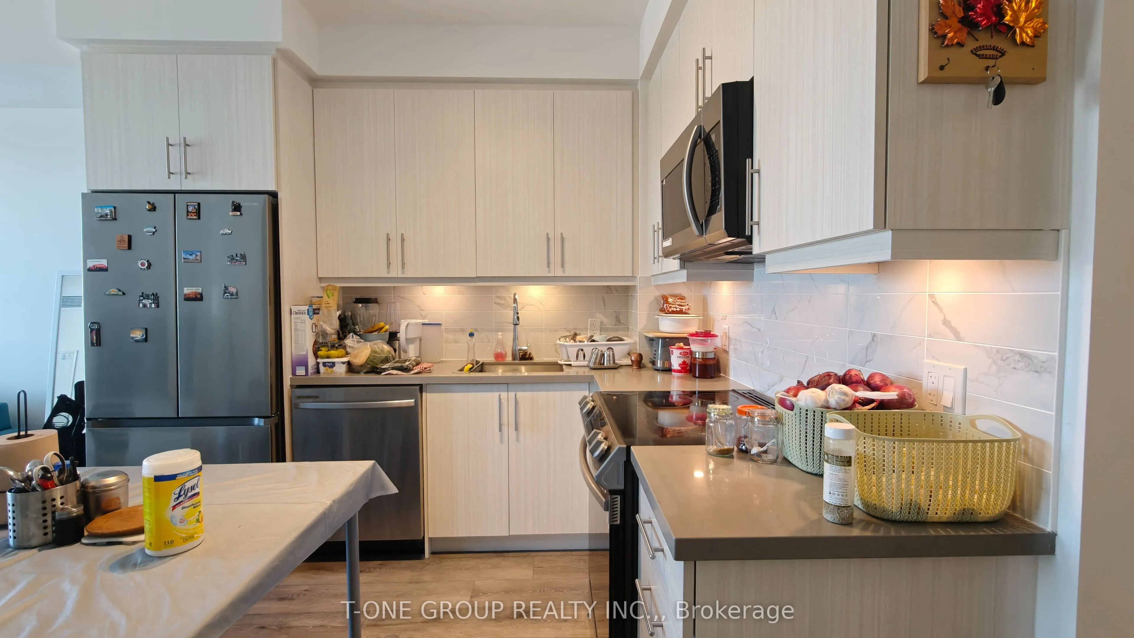 105 Oneida Crescent, #1411