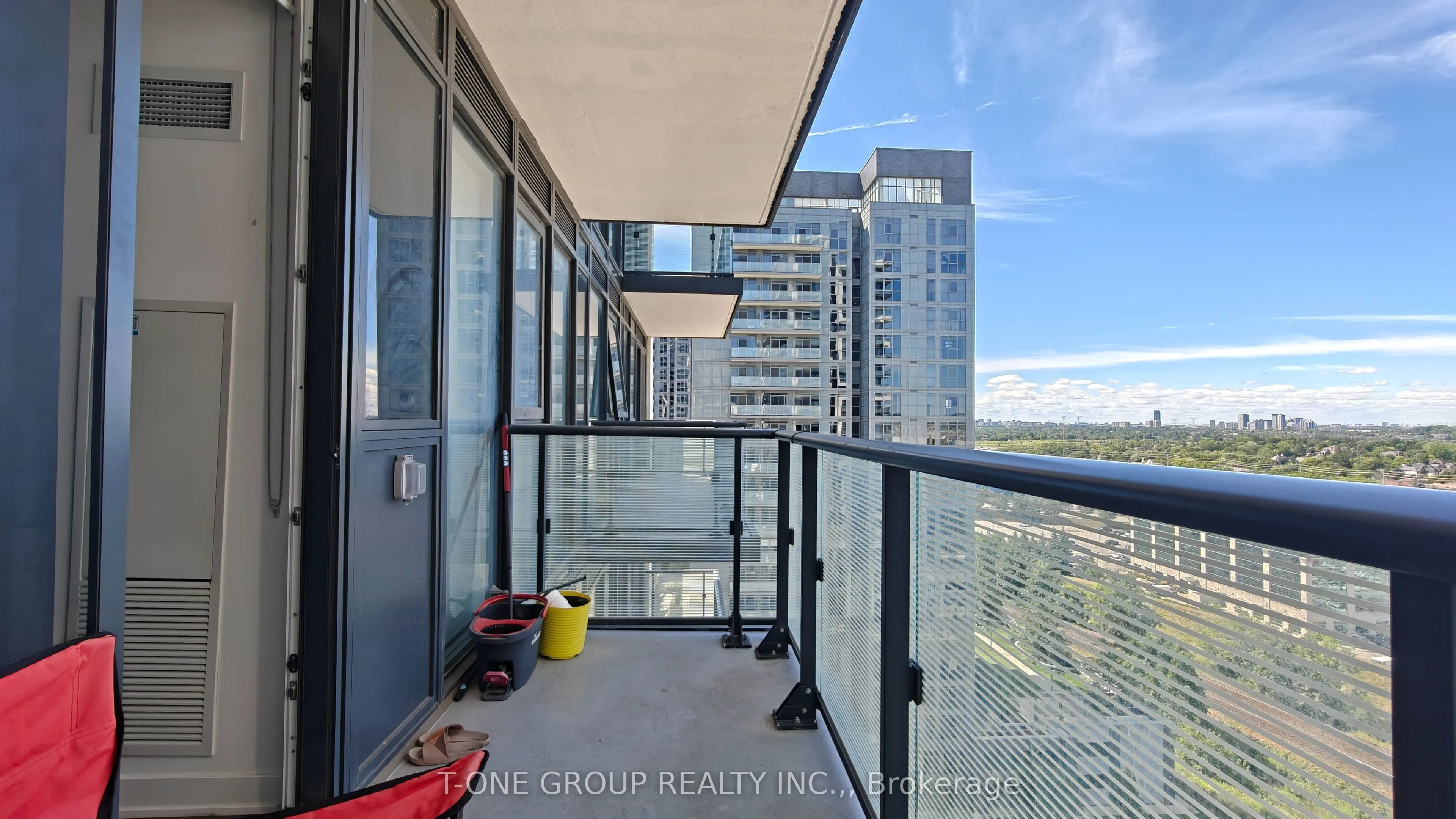 105 Oneida Crescent, #1411