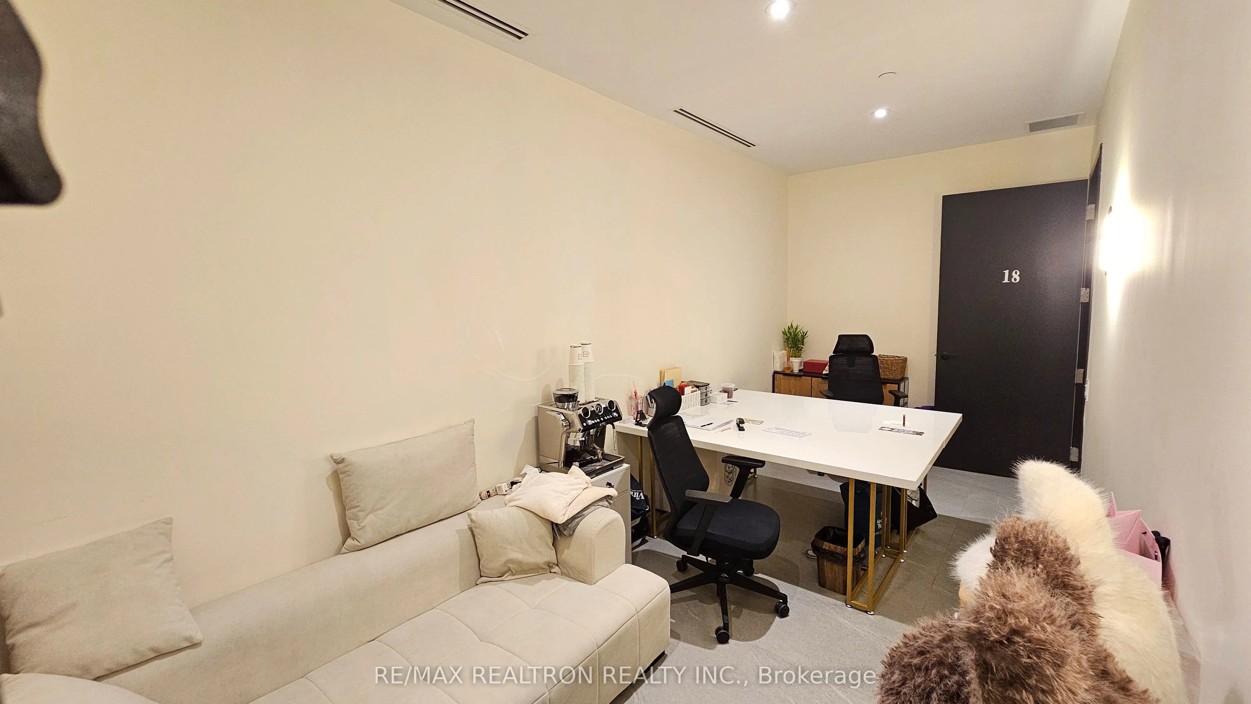8365 Woodbine Avenue, #101B
