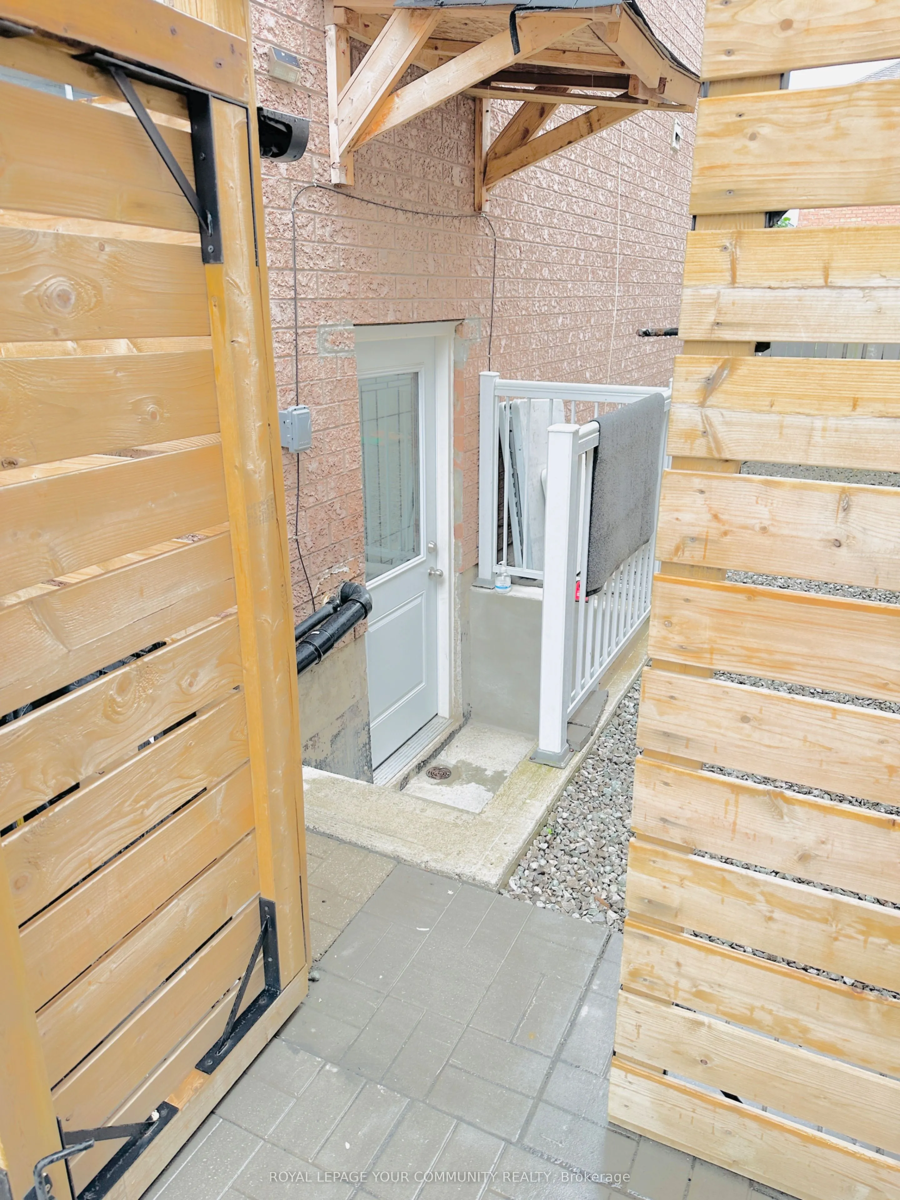 132 Dolce Crescent, #Basement
