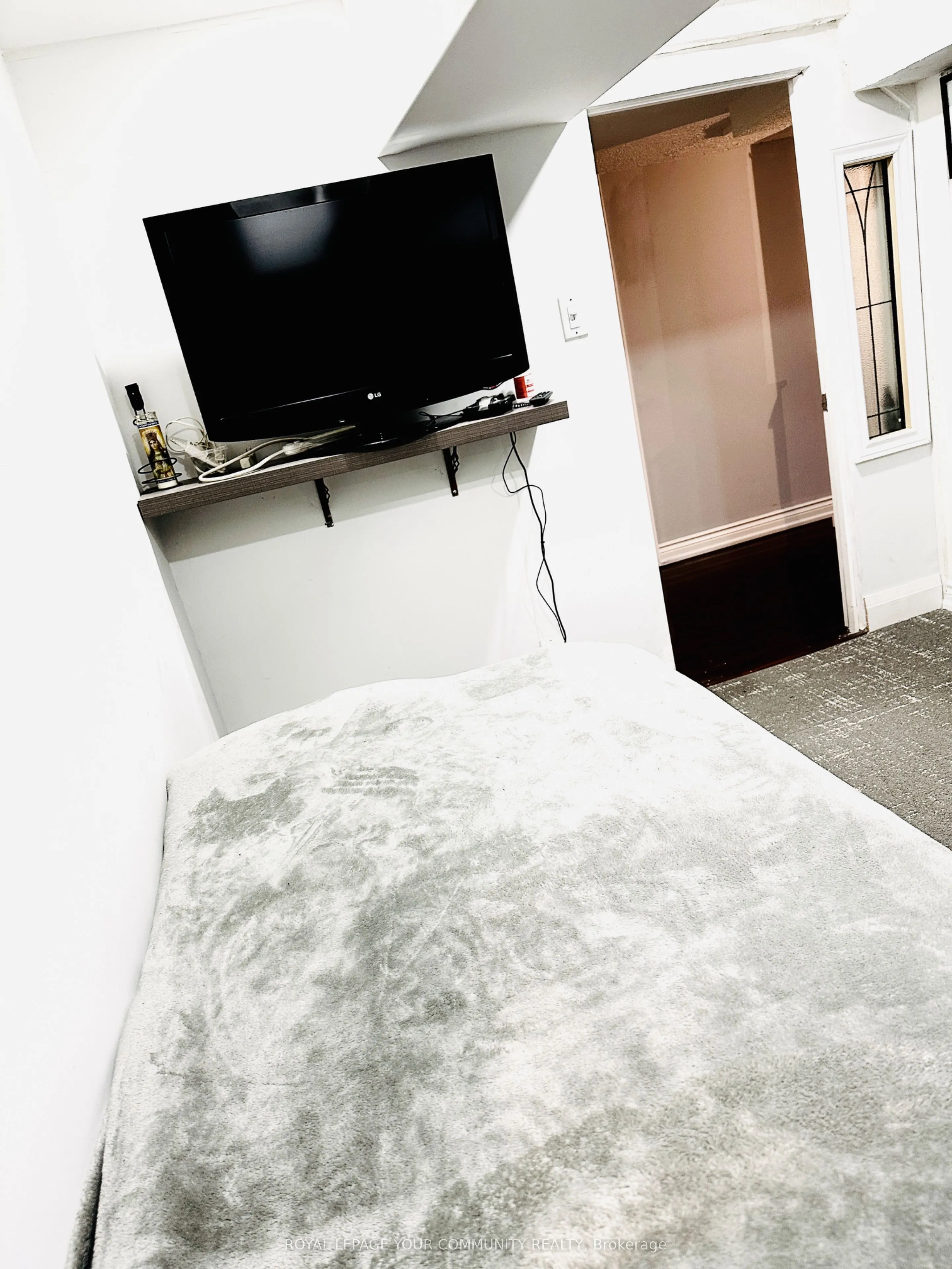 132 Dolce Crescent, #Basement