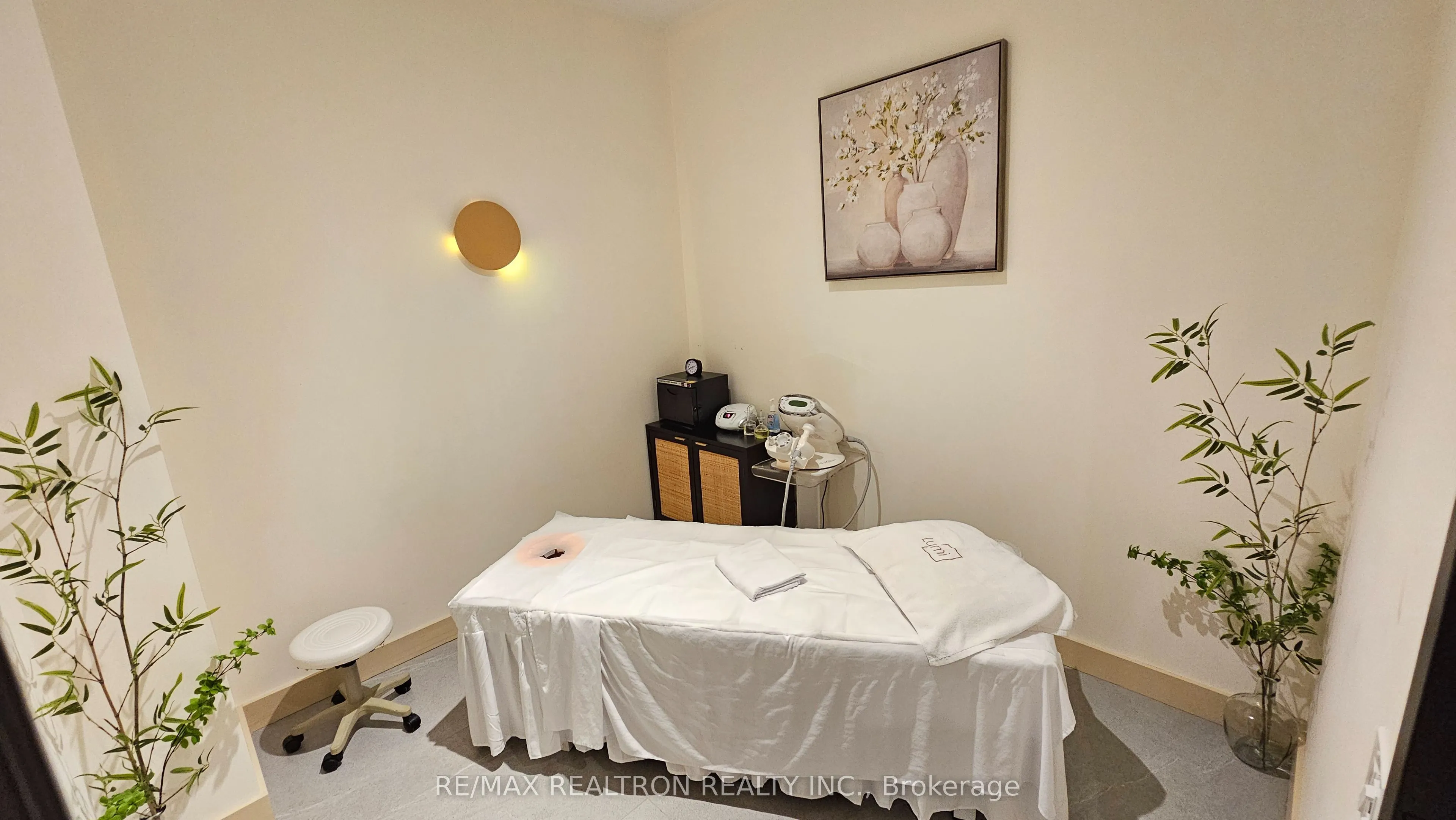 8365 Woodbine Avenue, #101C
