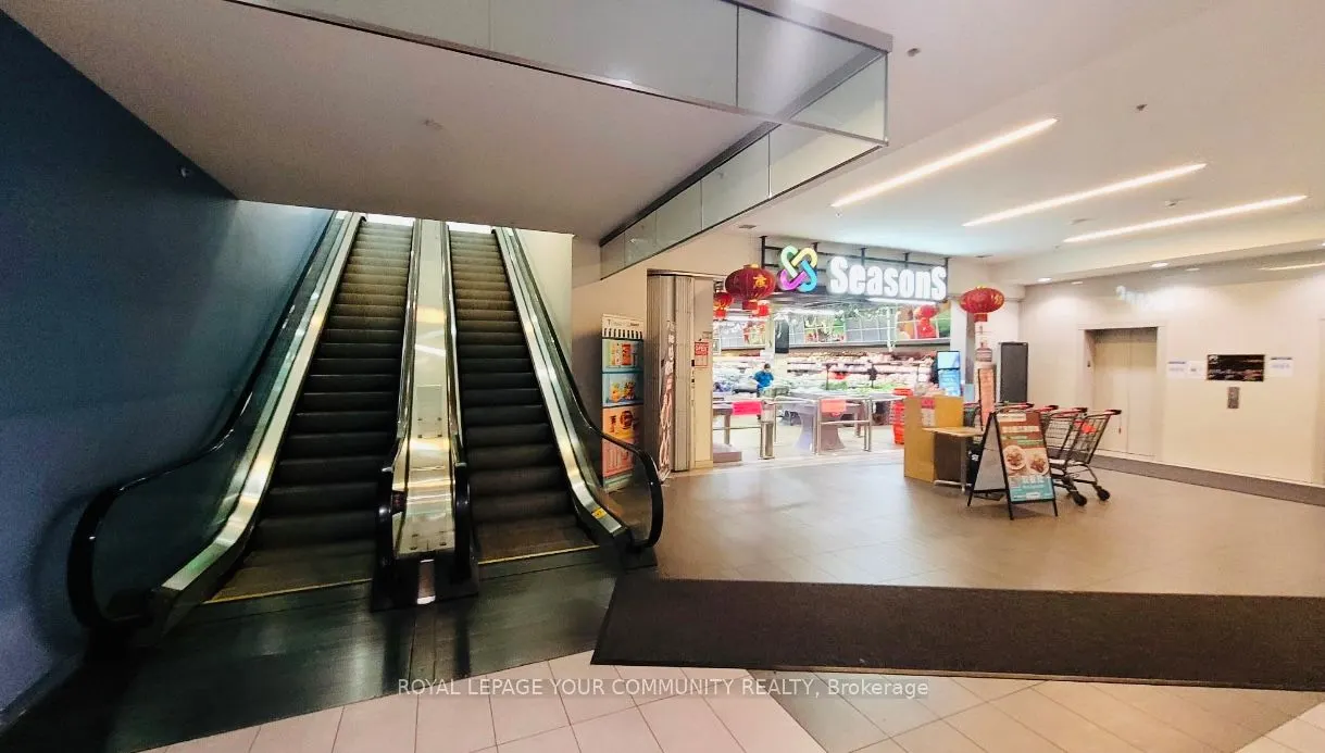 7181 Yonge Street, #77