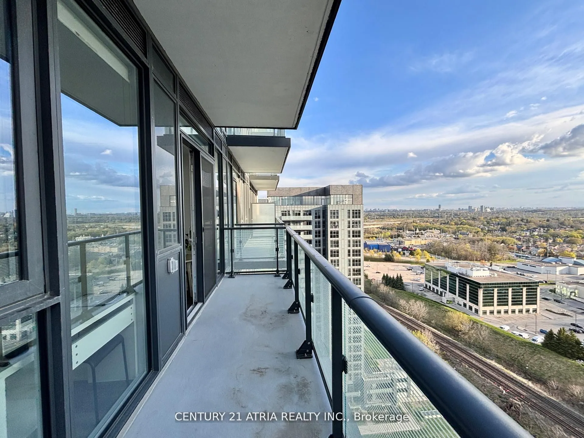 105 Oneida Crescent, #2101