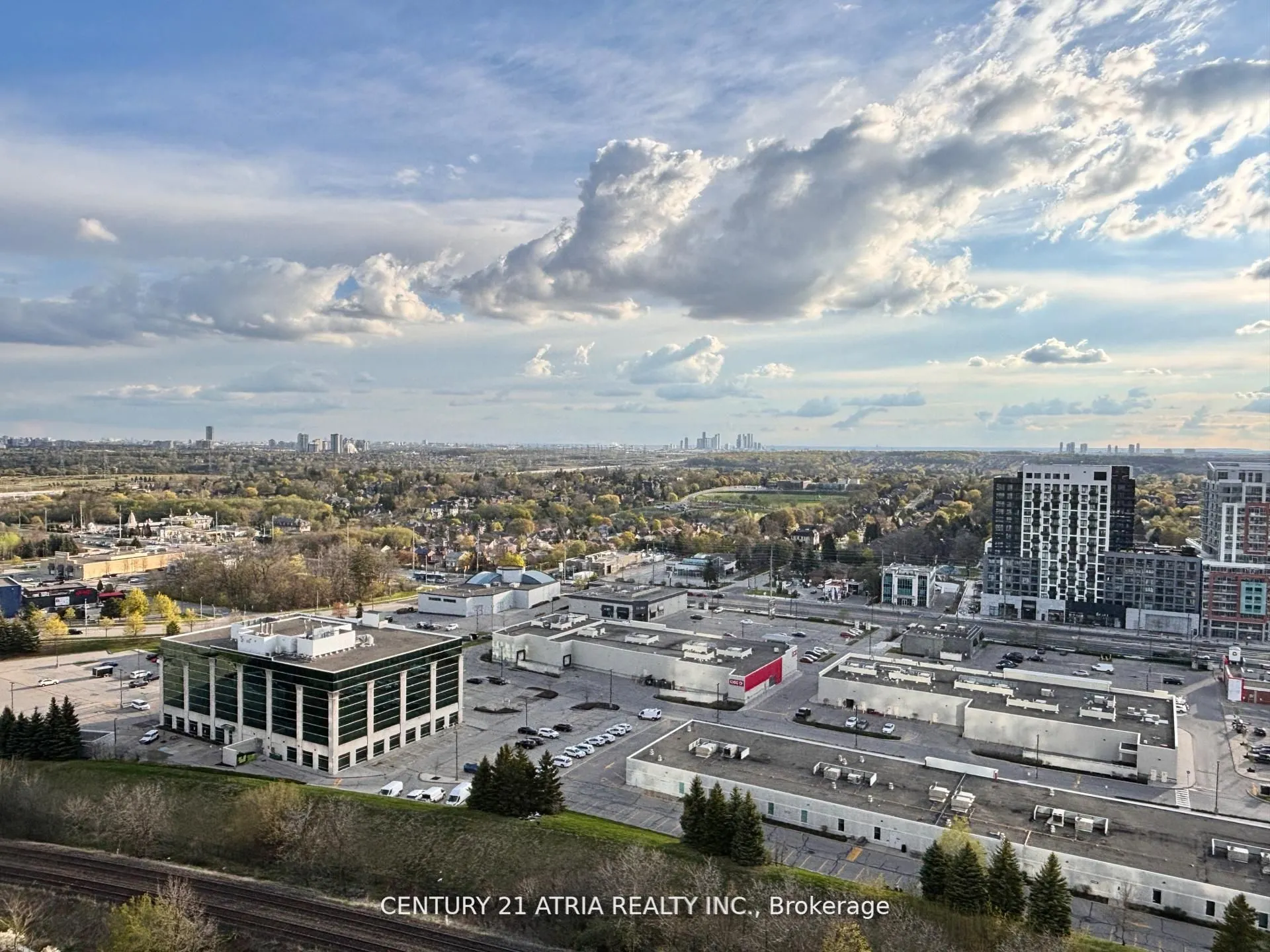 105 Oneida Crescent, #2101