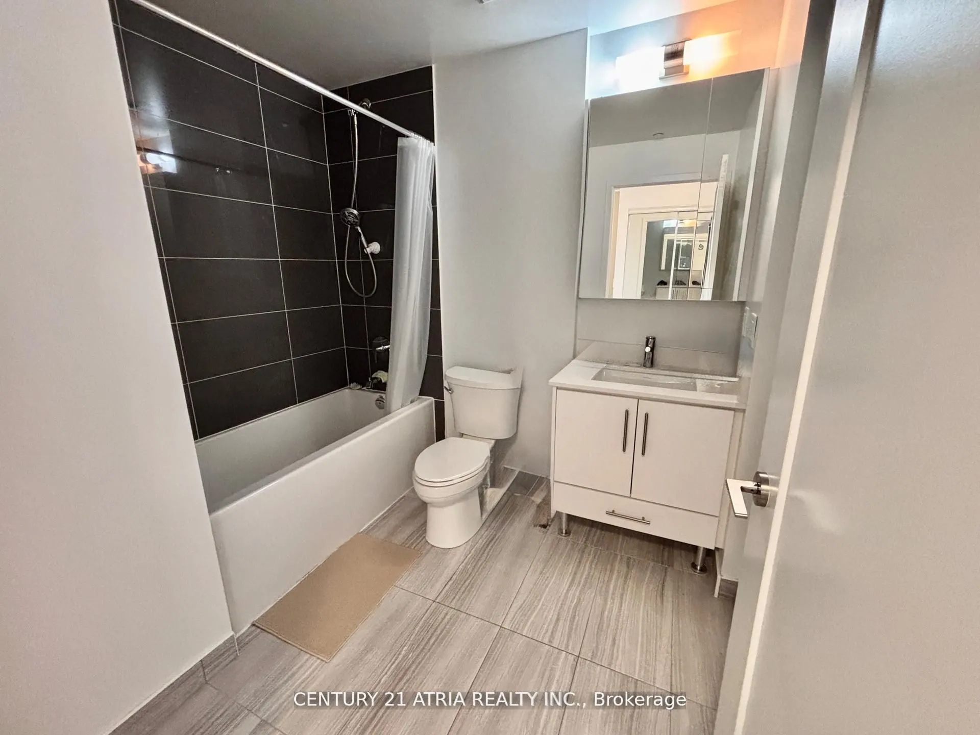 105 Oneida Crescent, #2101