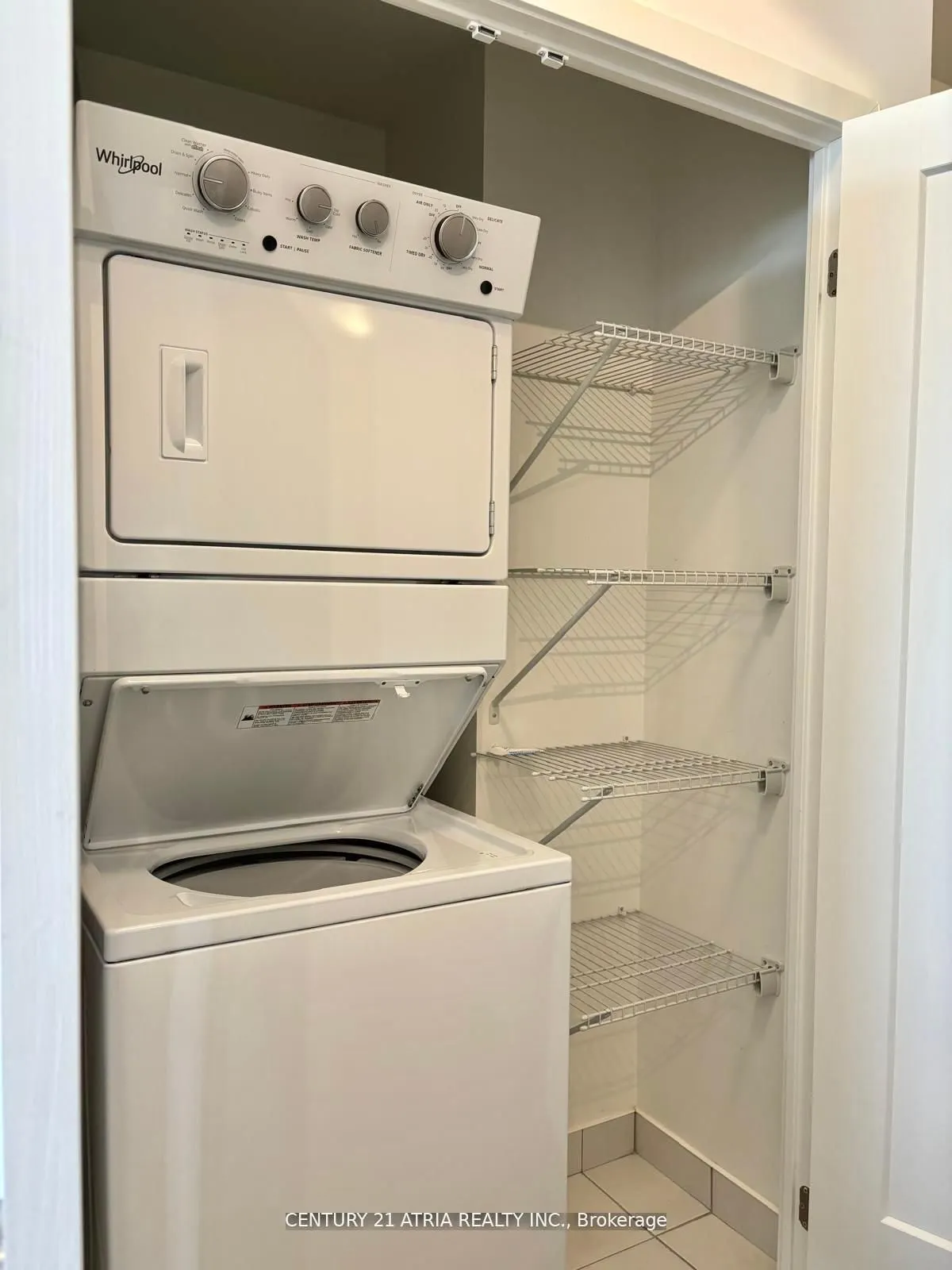 105 Oneida Crescent, #2101