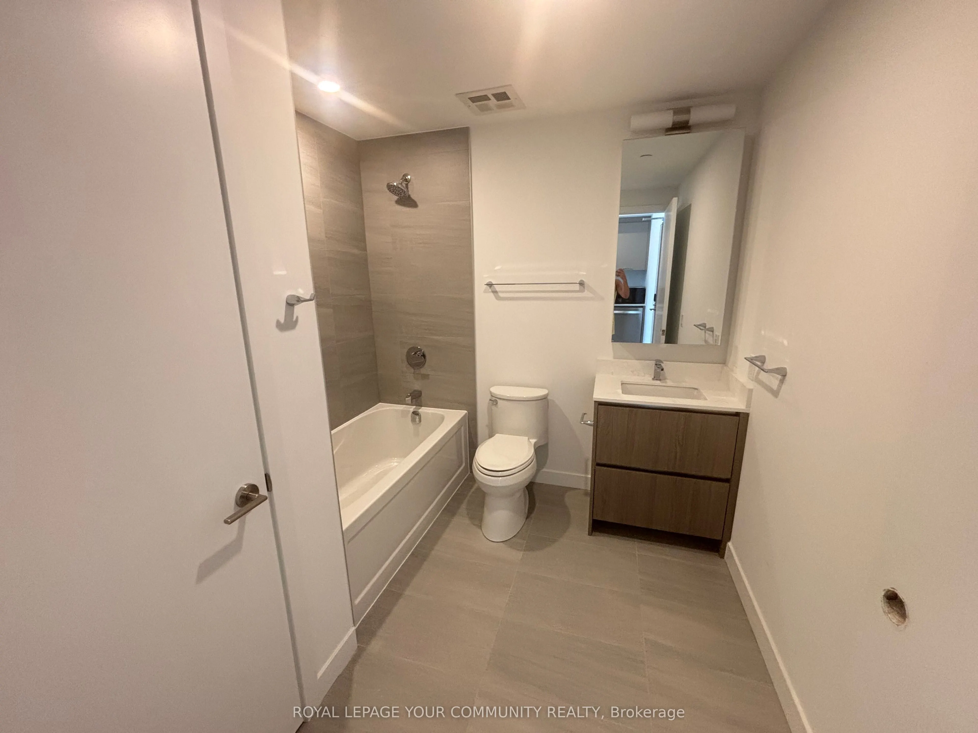 8188 Yonge Street, #502