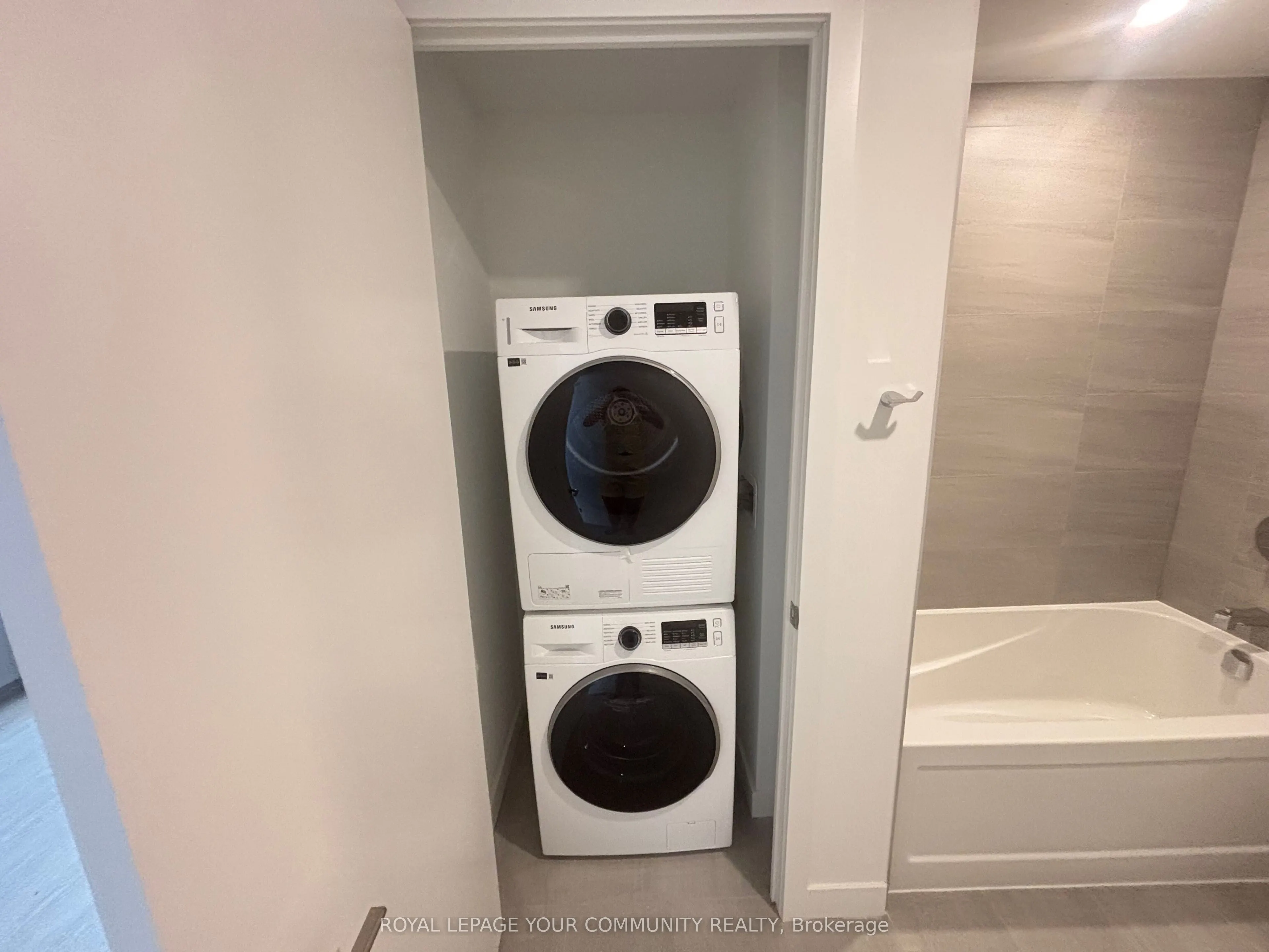 8188 Yonge Street, #502