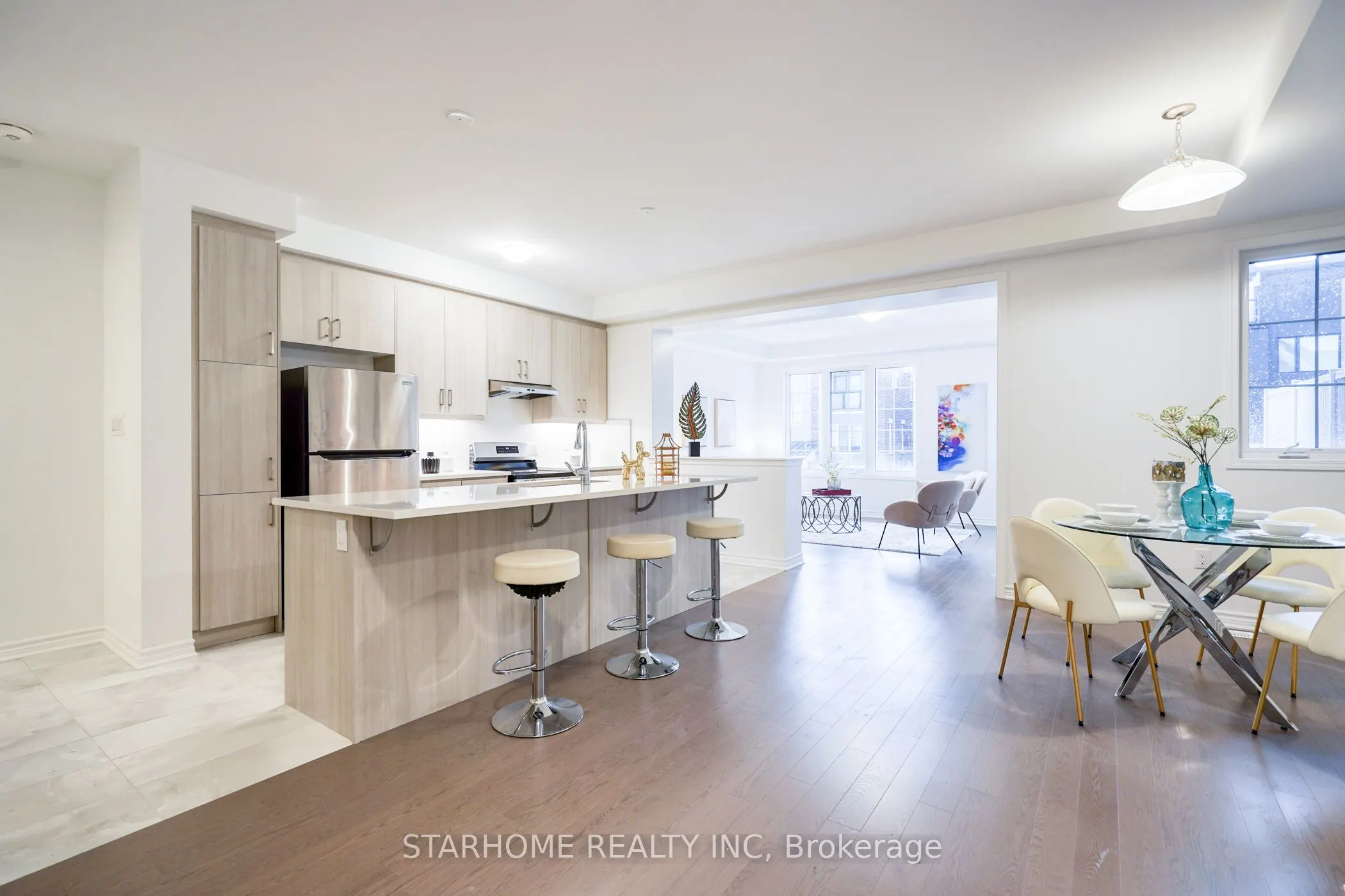 11 Avani Avenue