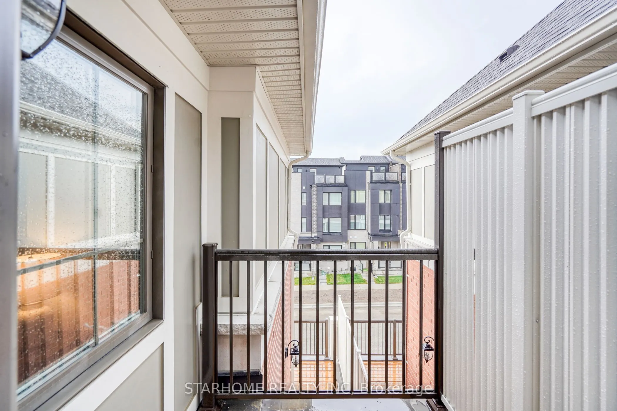 11 Avani Avenue