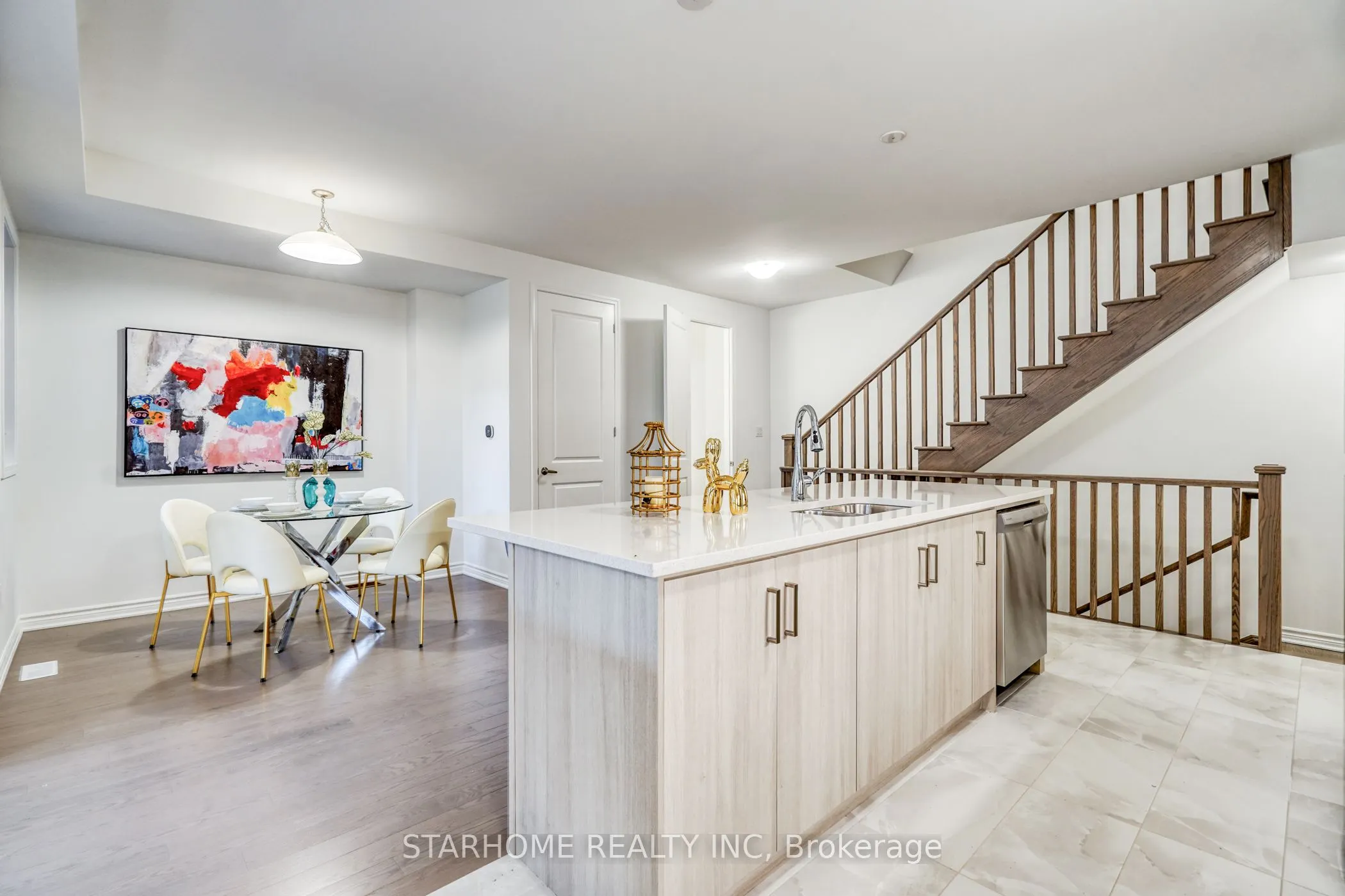 11 Avani Avenue