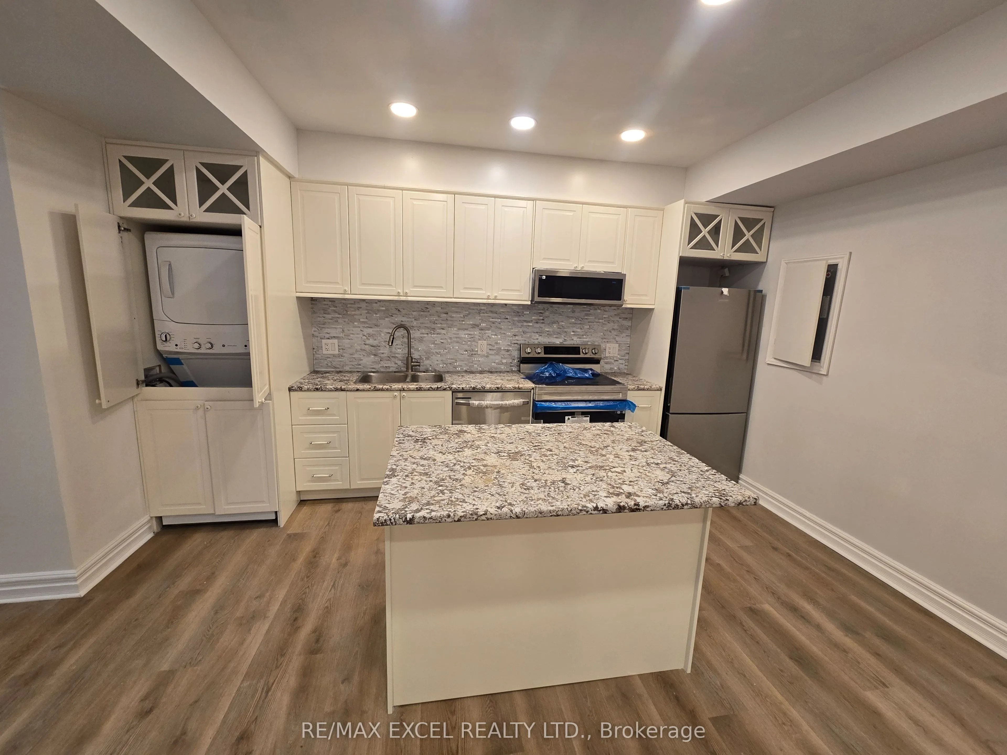 23 Falkland Place, #Lower Level 2