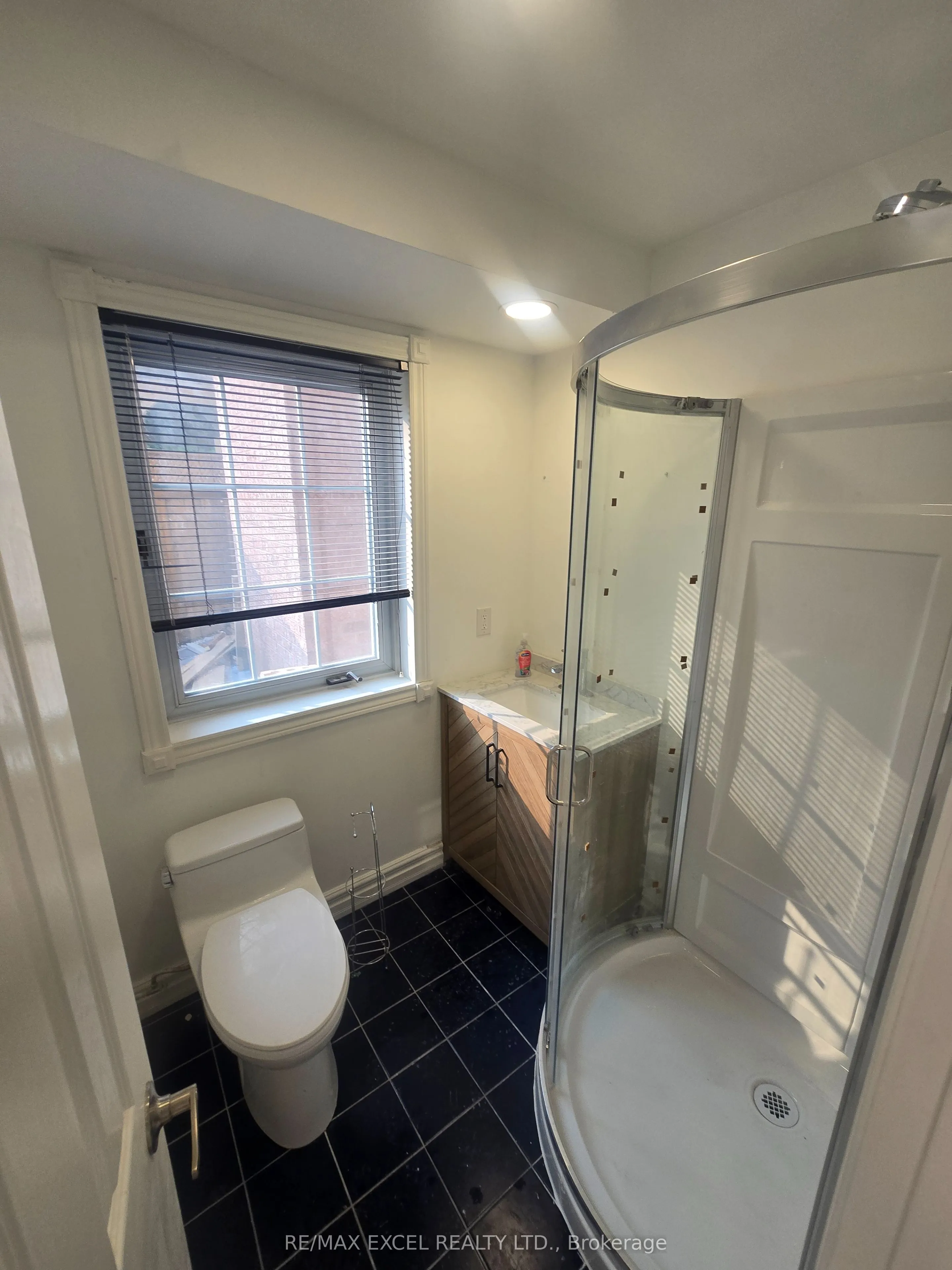 23 Falkland Place, #Lower Level 2