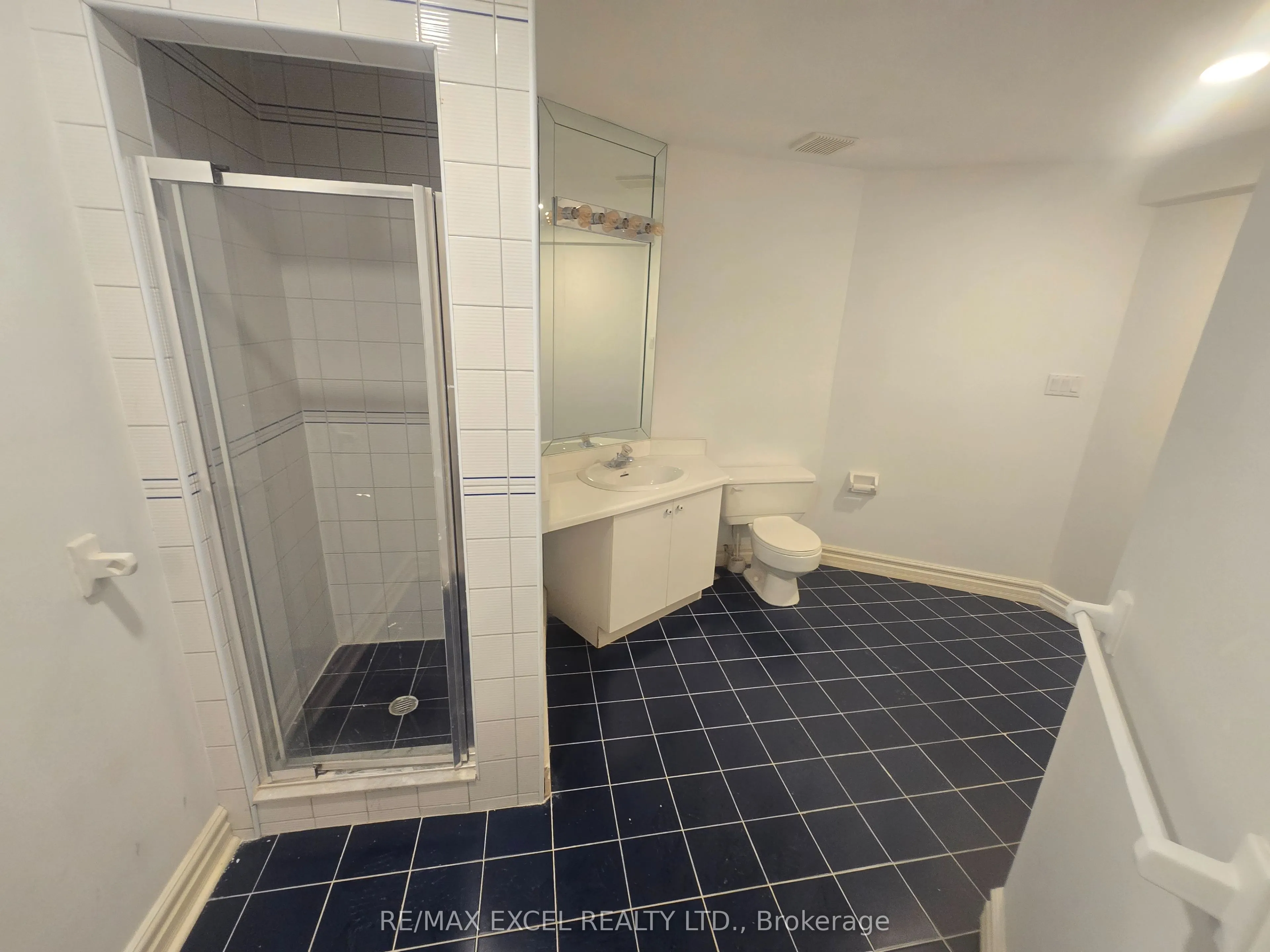 23 Falkland Place, #Lower Level 1
