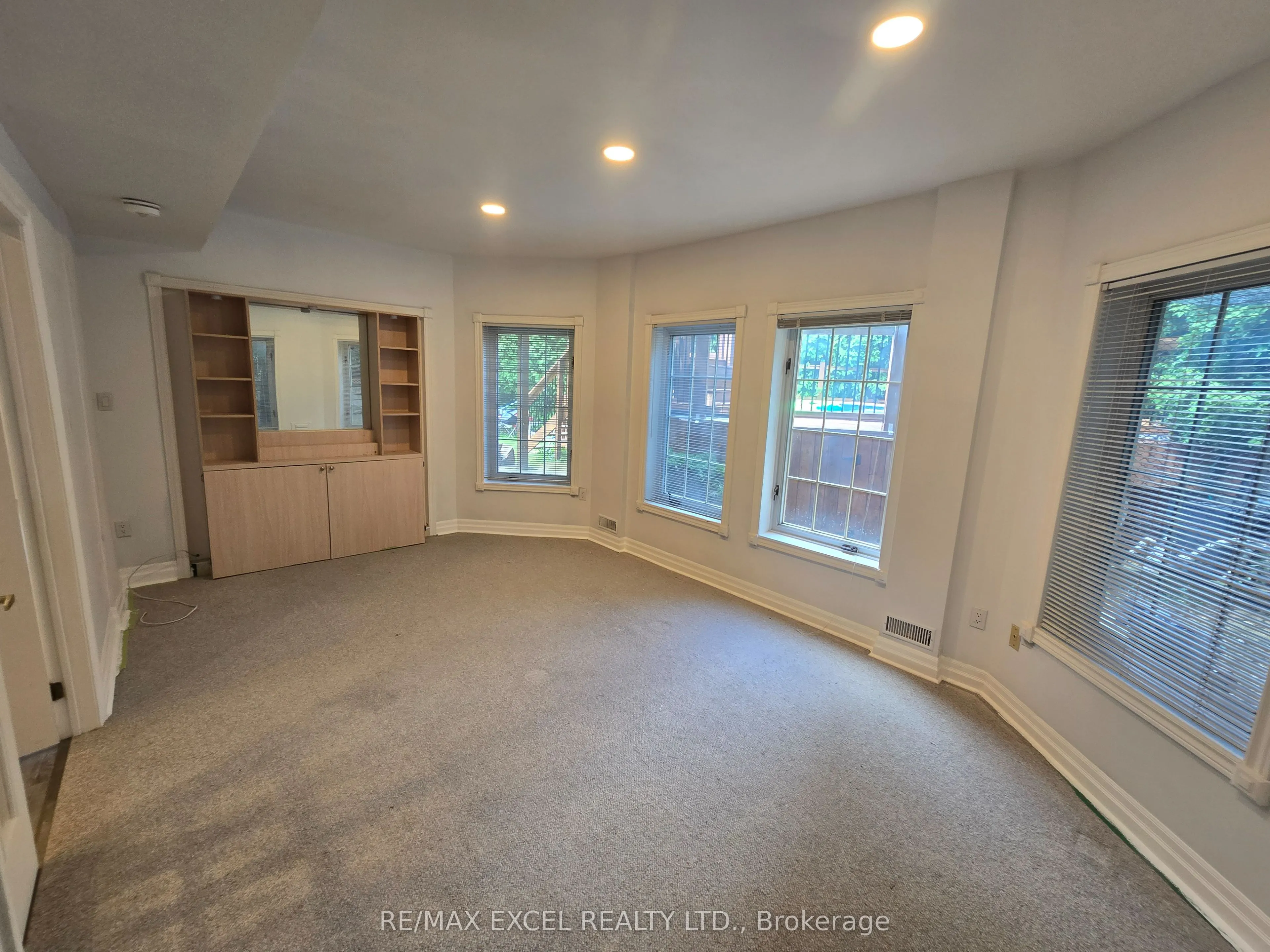 23 Falkland Place, #Lower Level 1