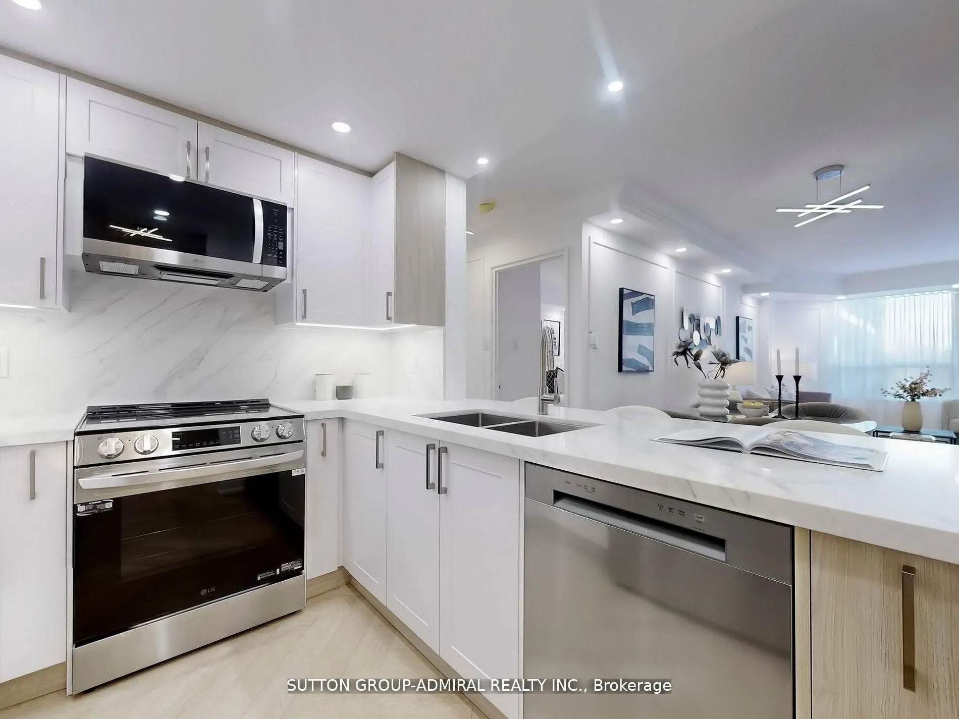 11 Townsgate Drive, #401