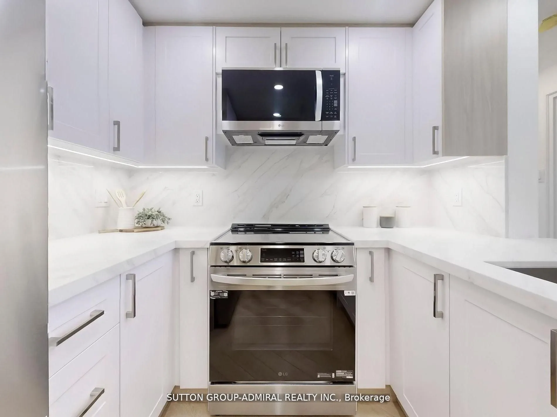 11 Townsgate Drive, #401