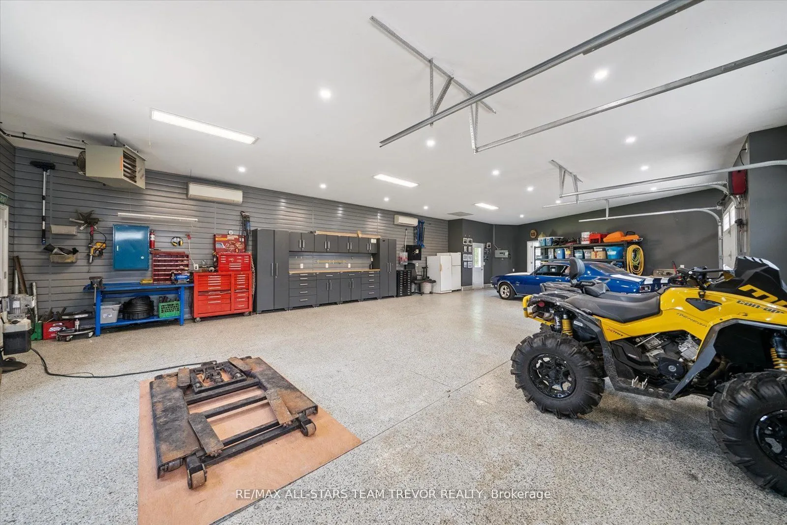 187 Riverbank Drive