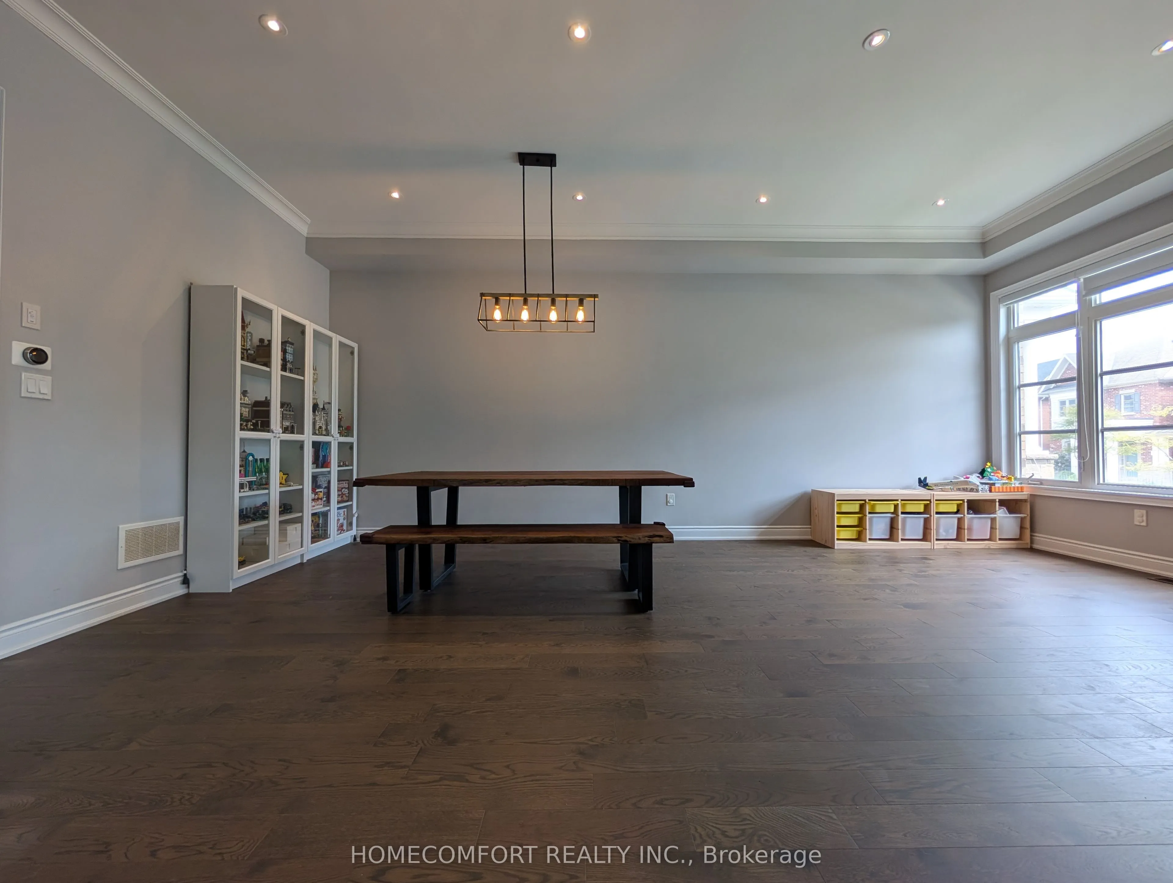 230 Paradelle Drive