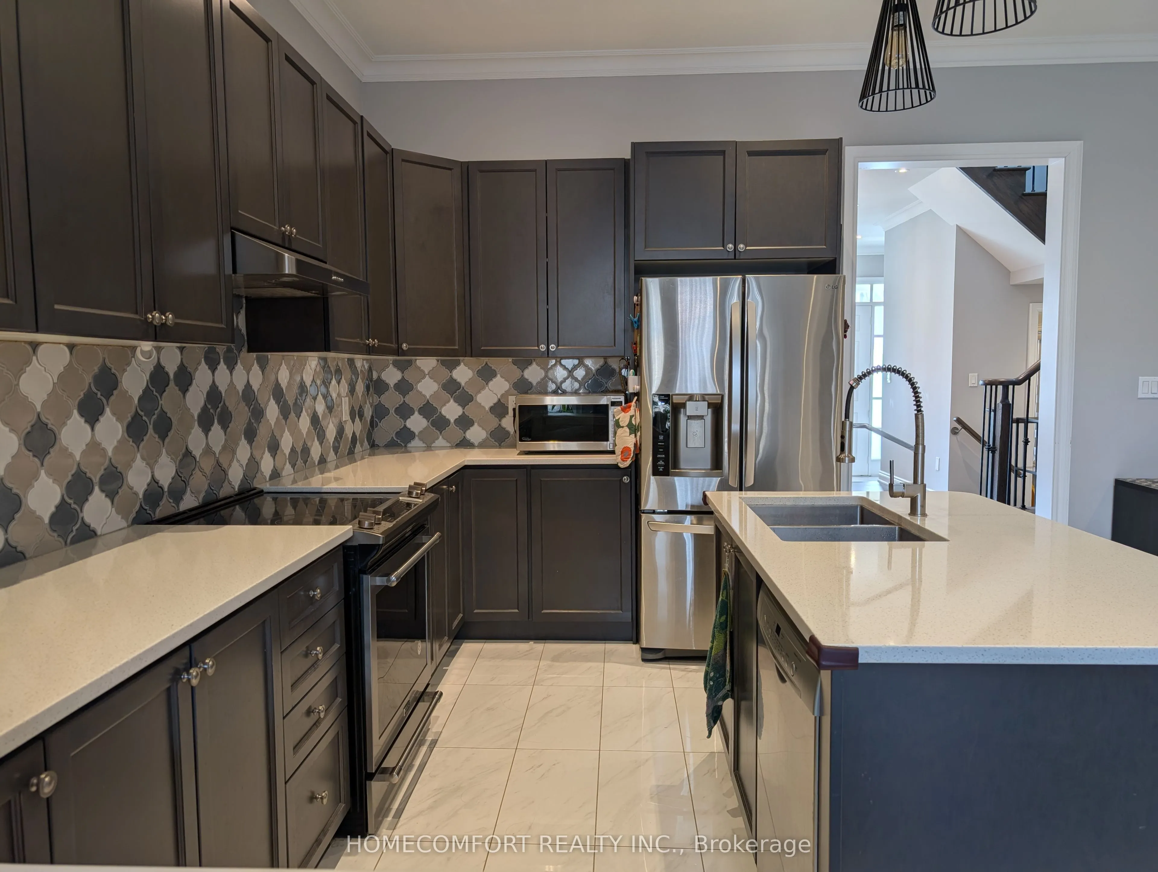 230 Paradelle Drive