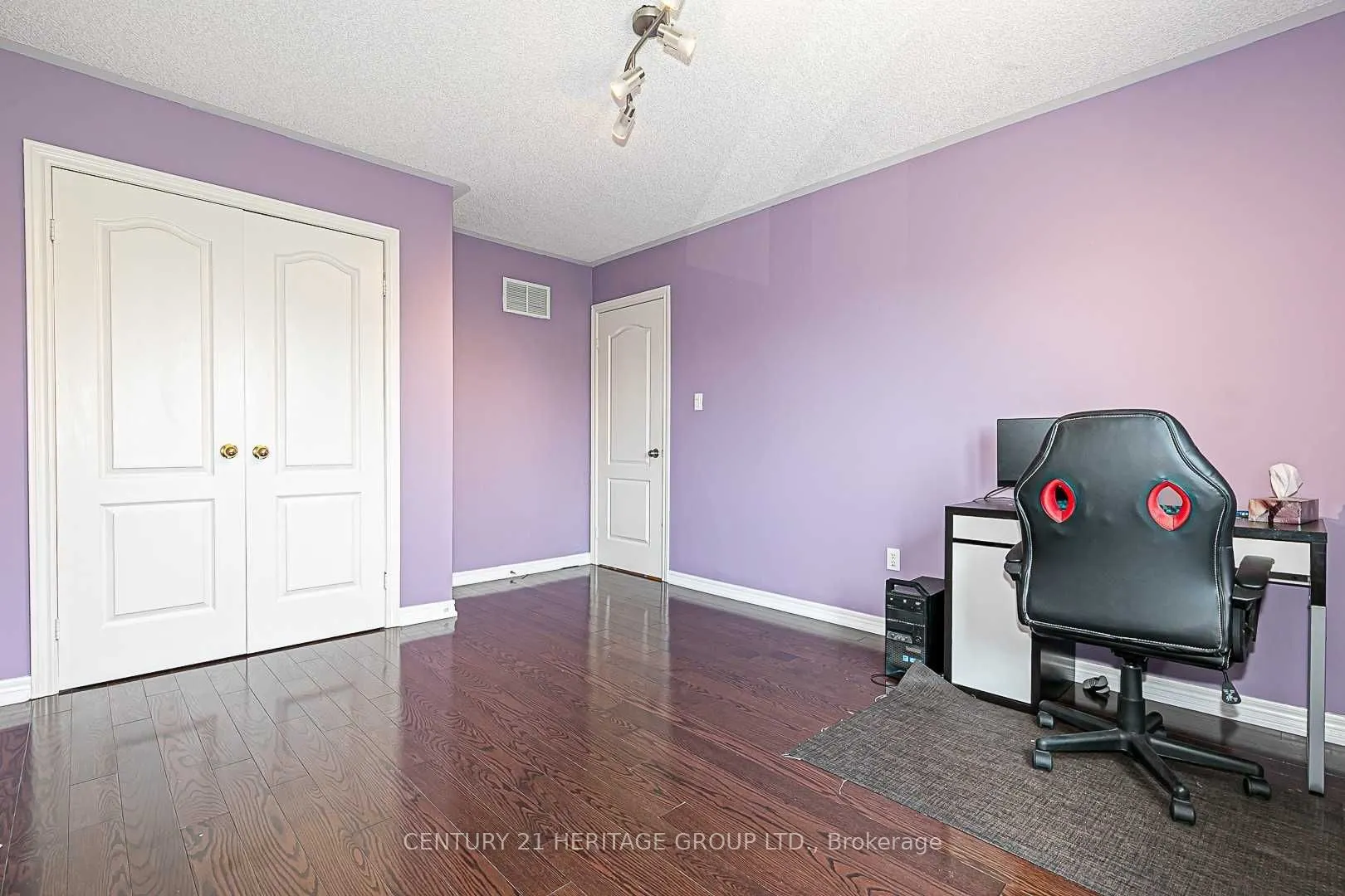 255 Shaftsbury Avenue, #56