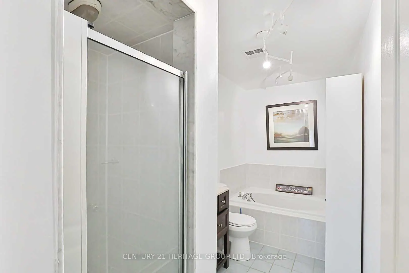255 Shaftsbury Avenue, #56