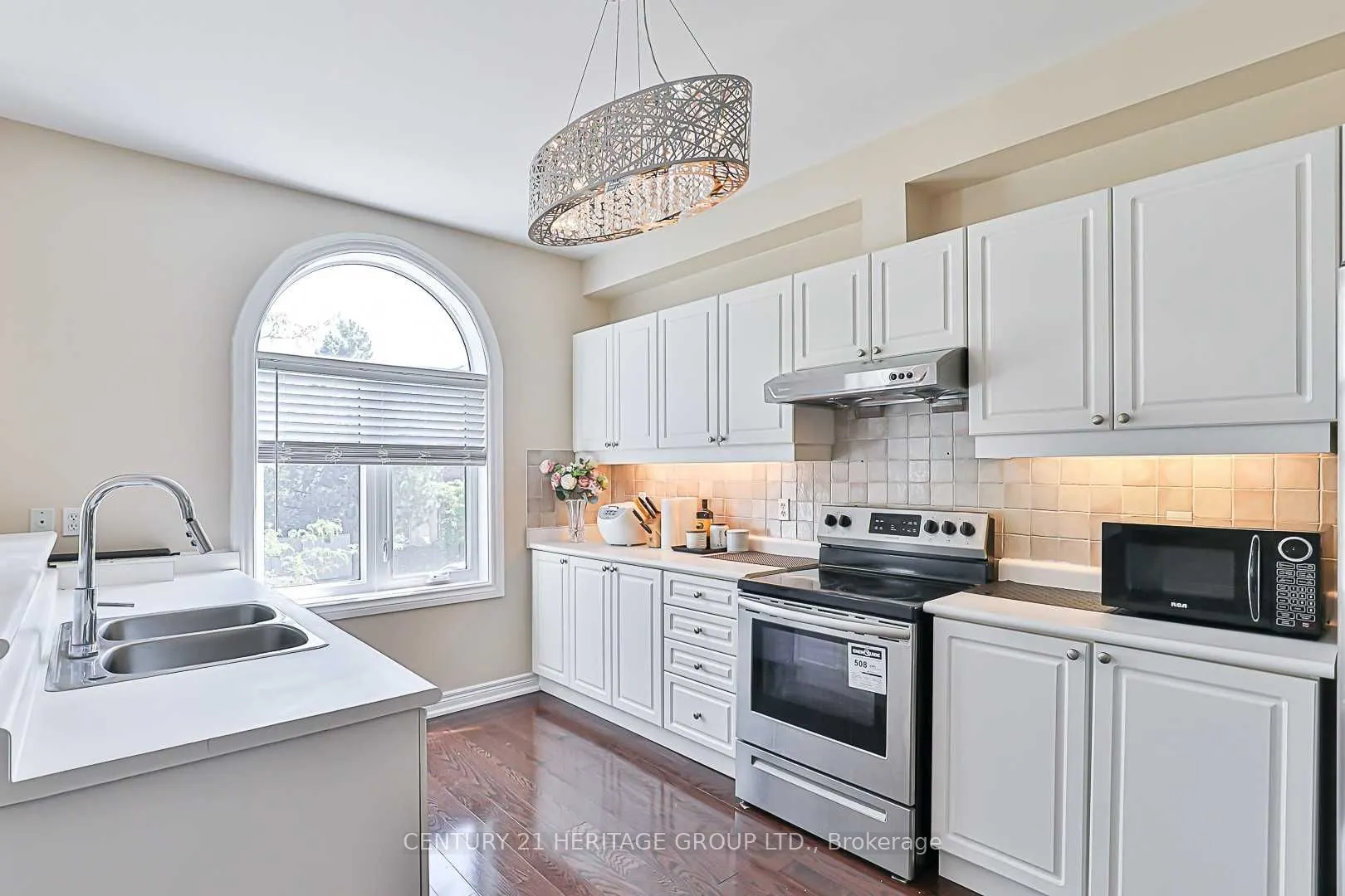 255 Shaftsbury Avenue, #56