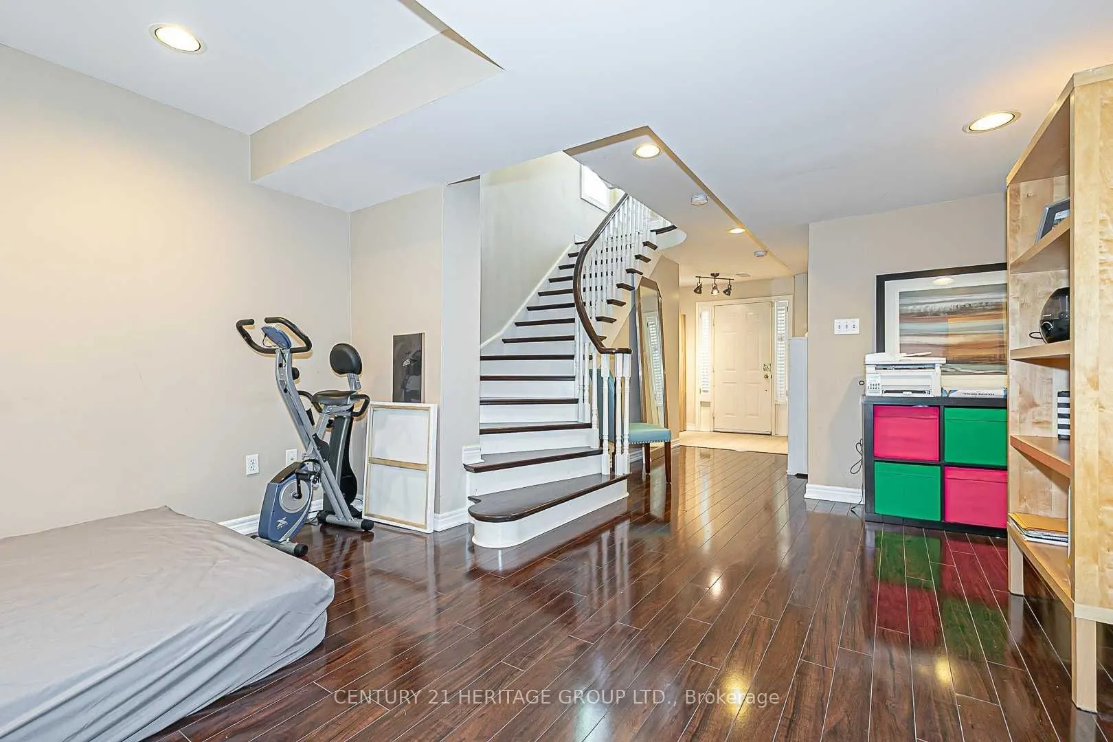 255 Shaftsbury Avenue, #56