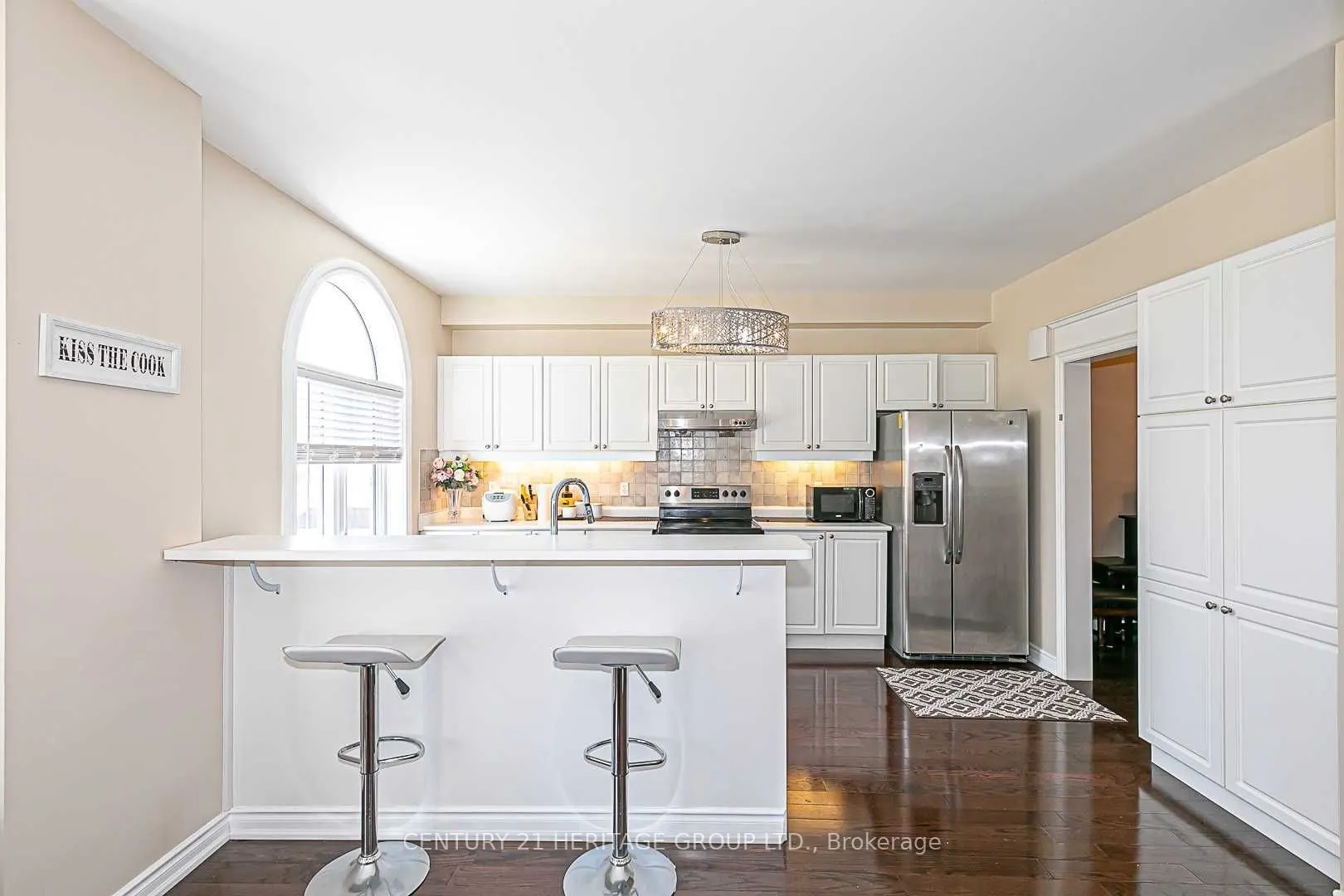 255 Shaftsbury Avenue, #56
