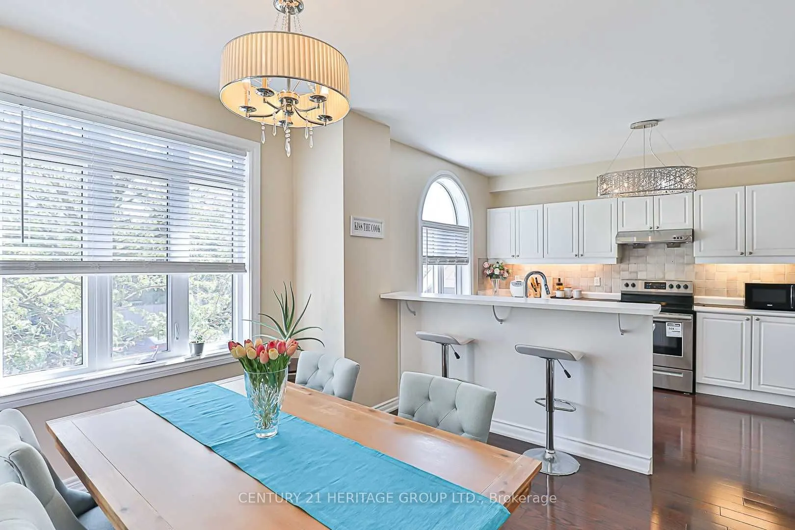 255 Shaftsbury Avenue, #56