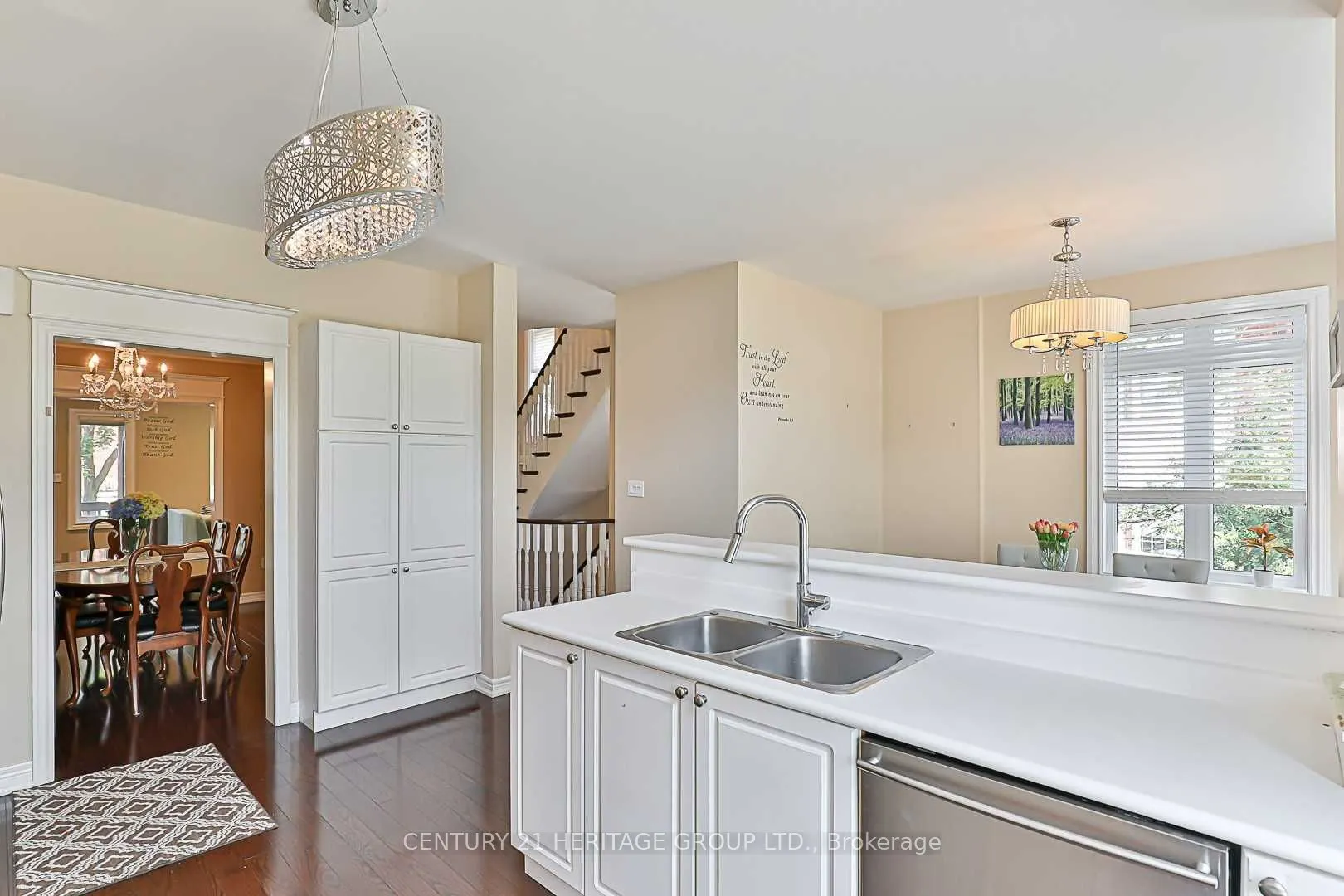 255 Shaftsbury Avenue, #56