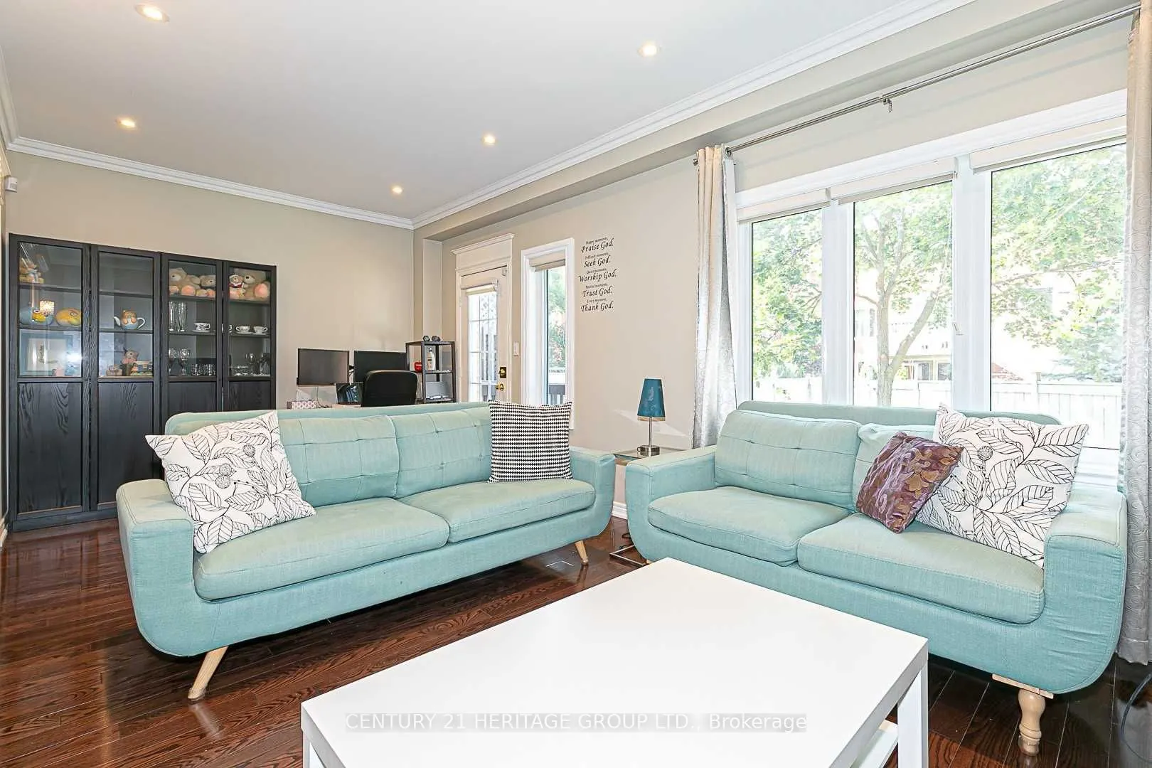255 Shaftsbury Avenue, #56