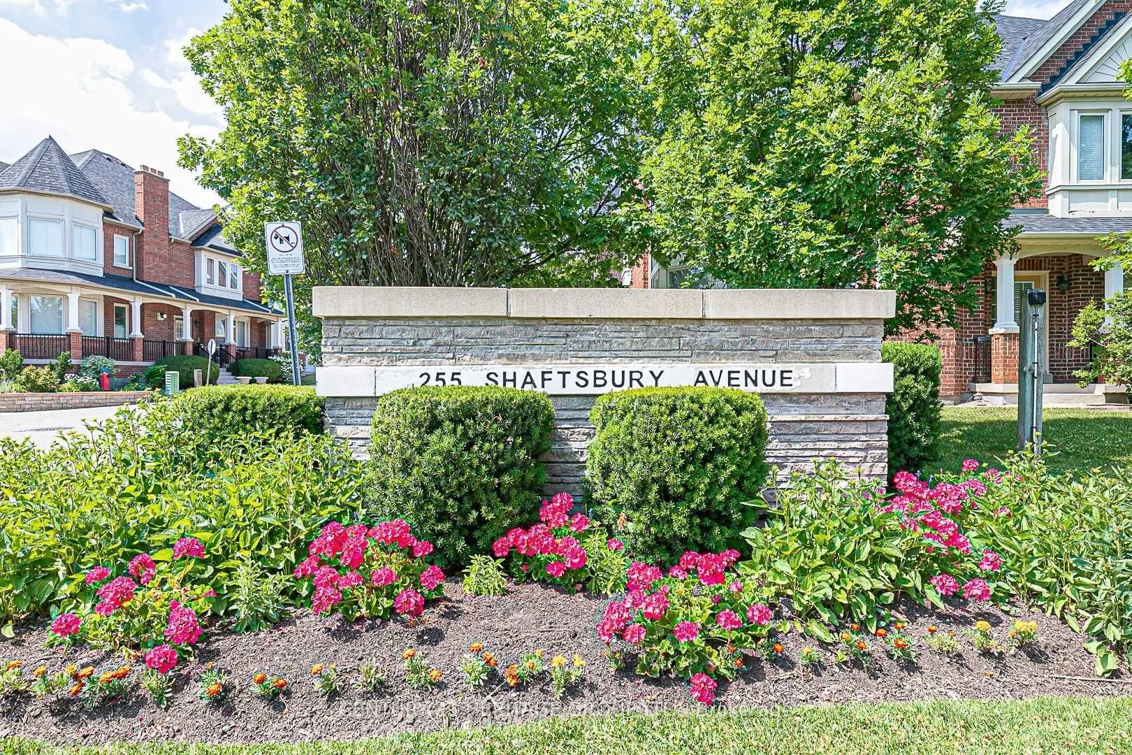 255 Shaftsbury Avenue, #56